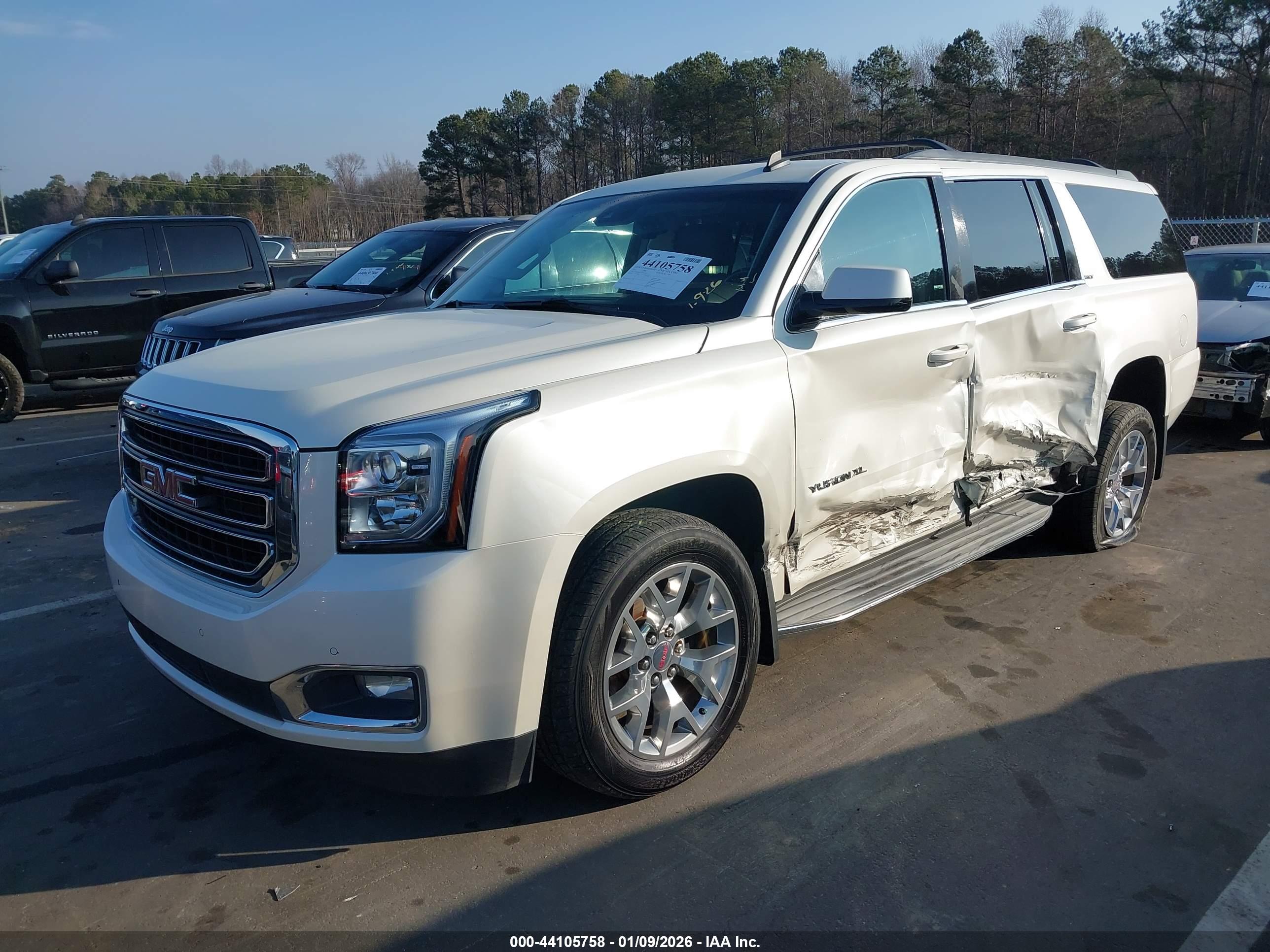 GMC YUKON image 2