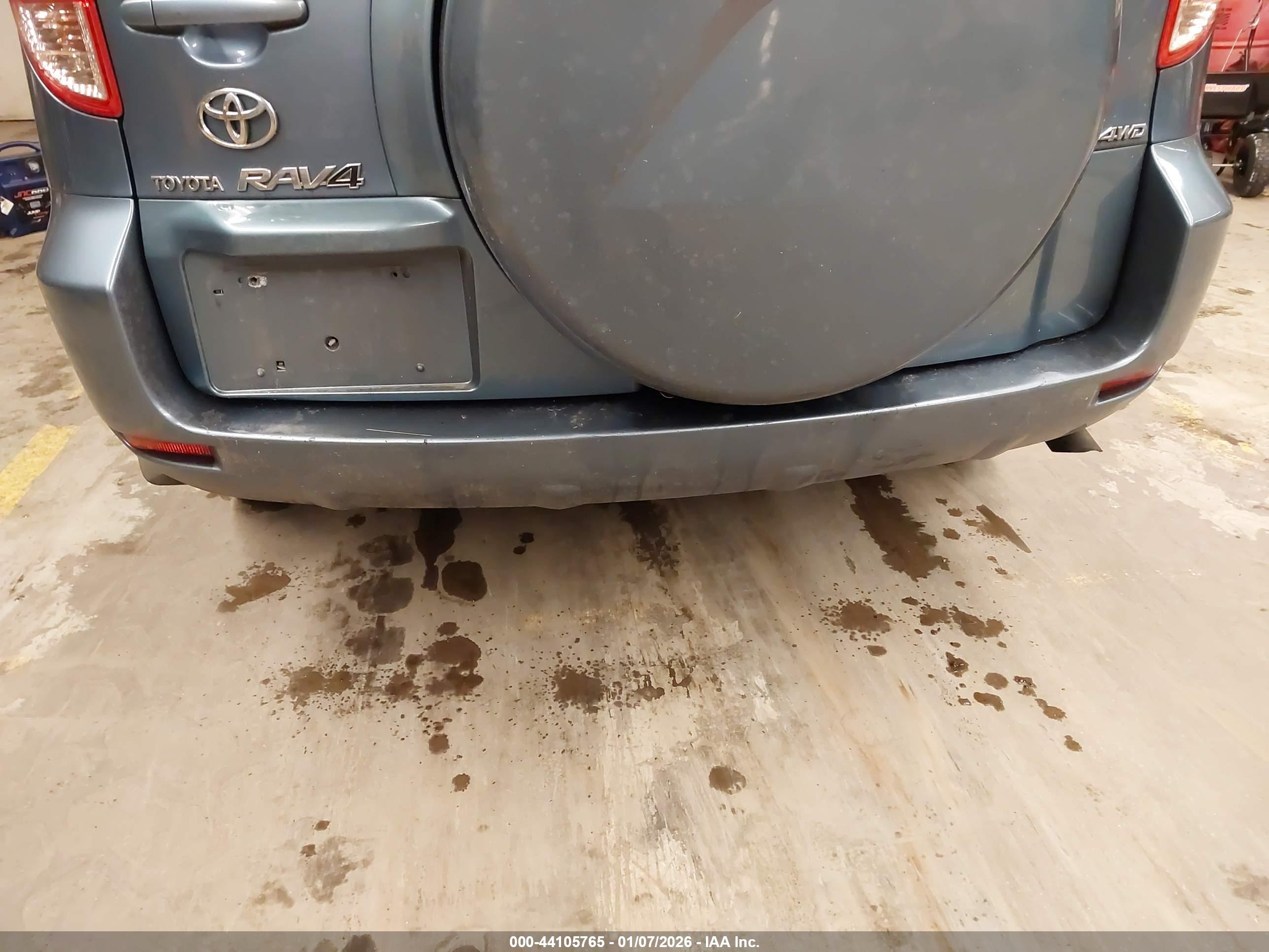 TOYOTA RAV4 image 6