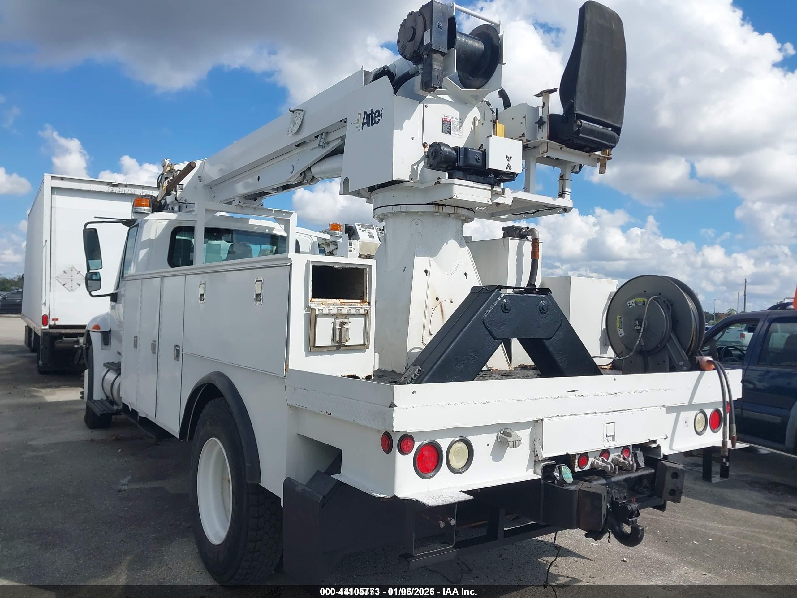 INTERNATIONAL 4000 image 3