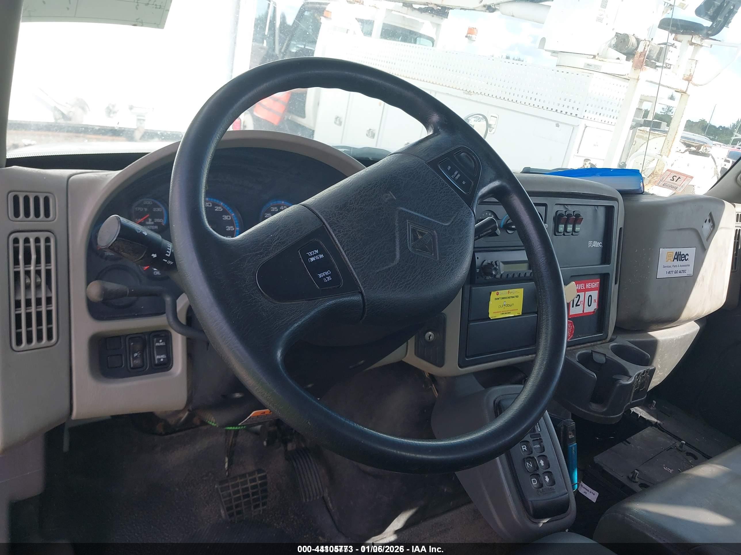 INTERNATIONAL 4000 image 7