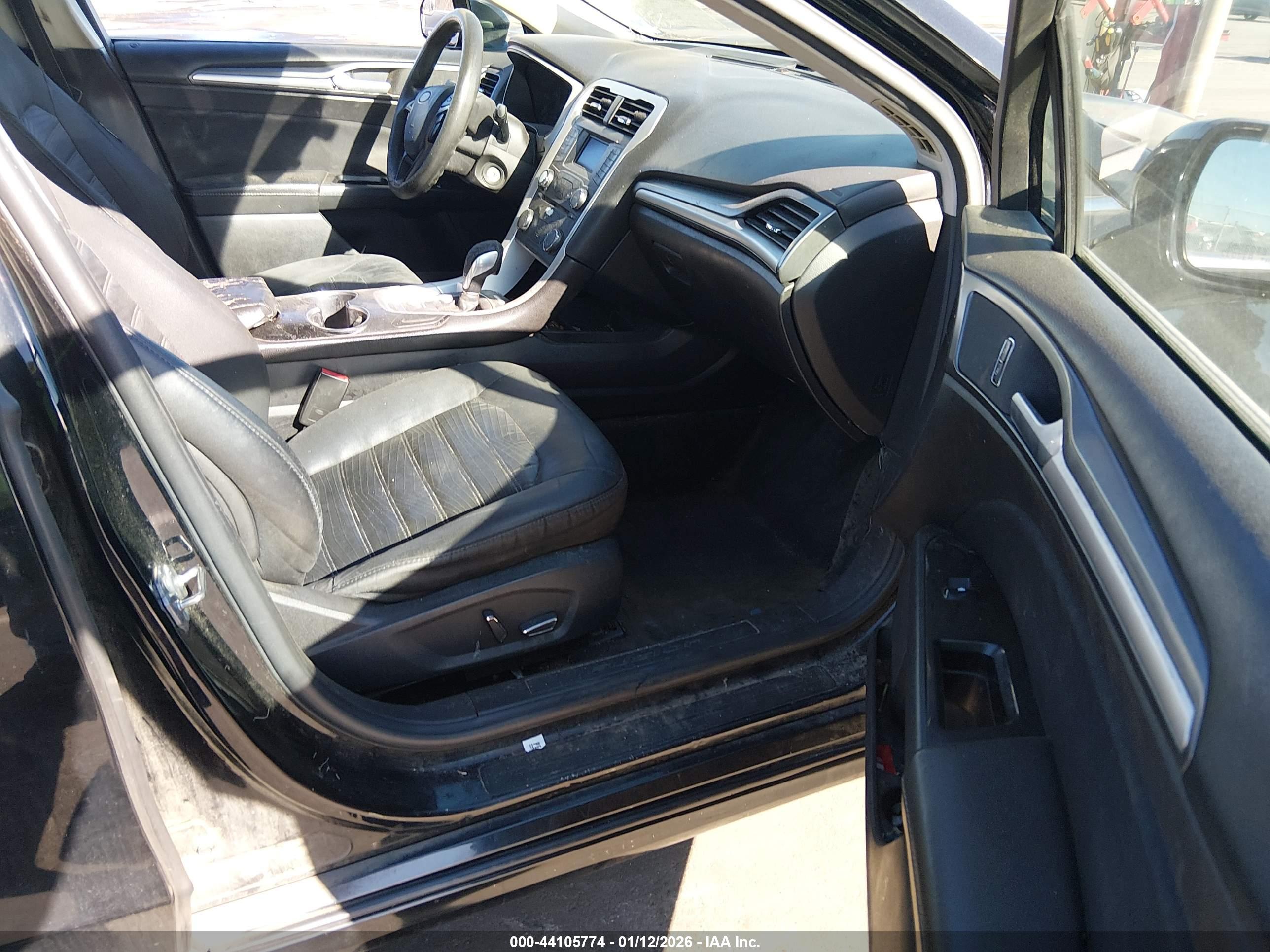 FORD FUSION image 5