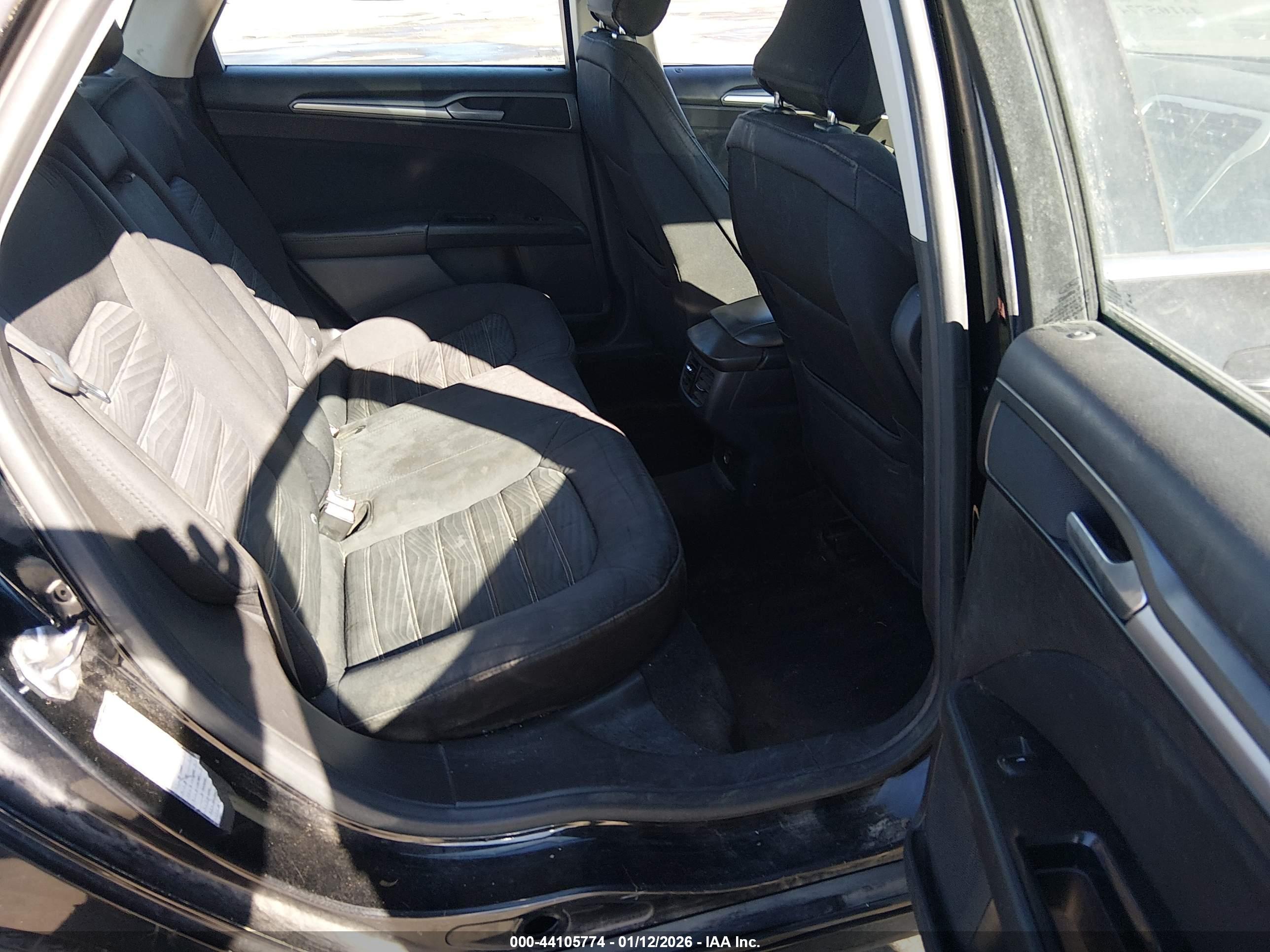 FORD FUSION image 8
