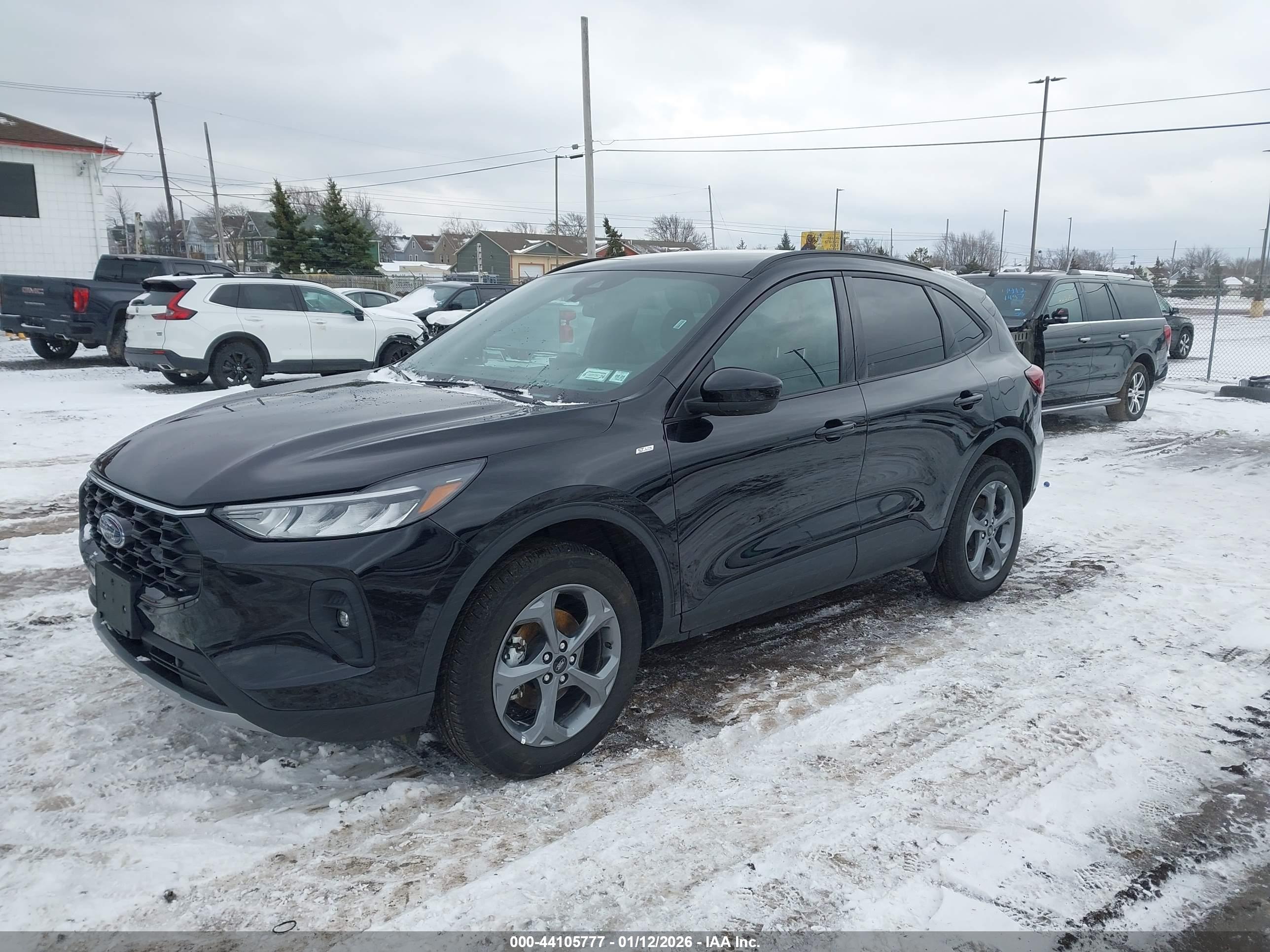 FORD ESCAPE image 2