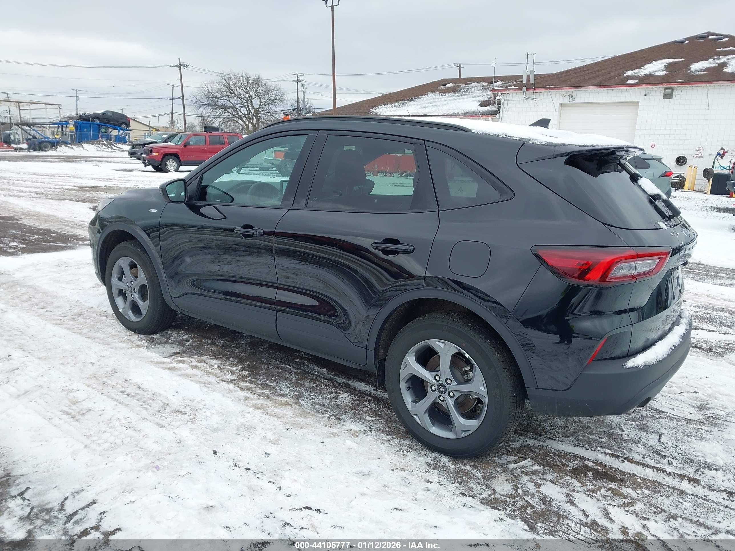 FORD ESCAPE image 3