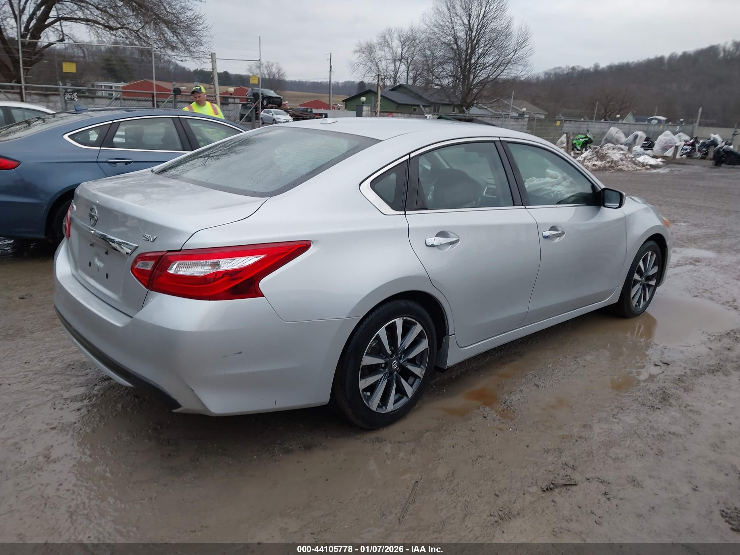 NISSAN ALTIMA image 4