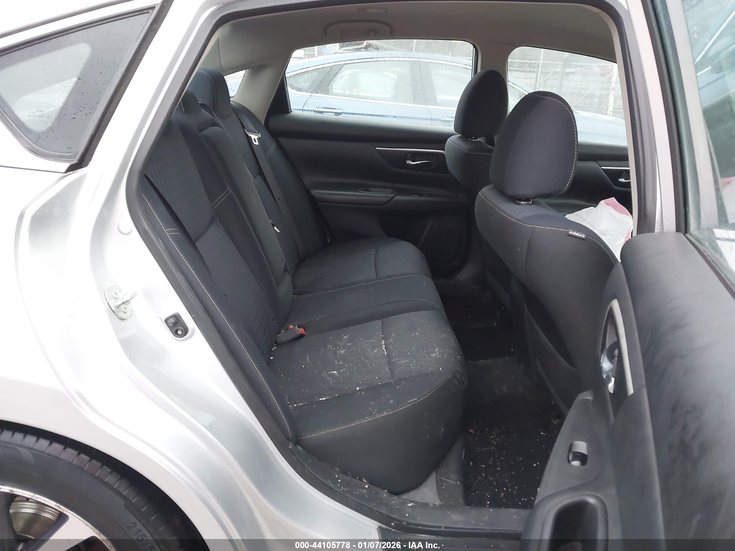 NISSAN ALTIMA image 8