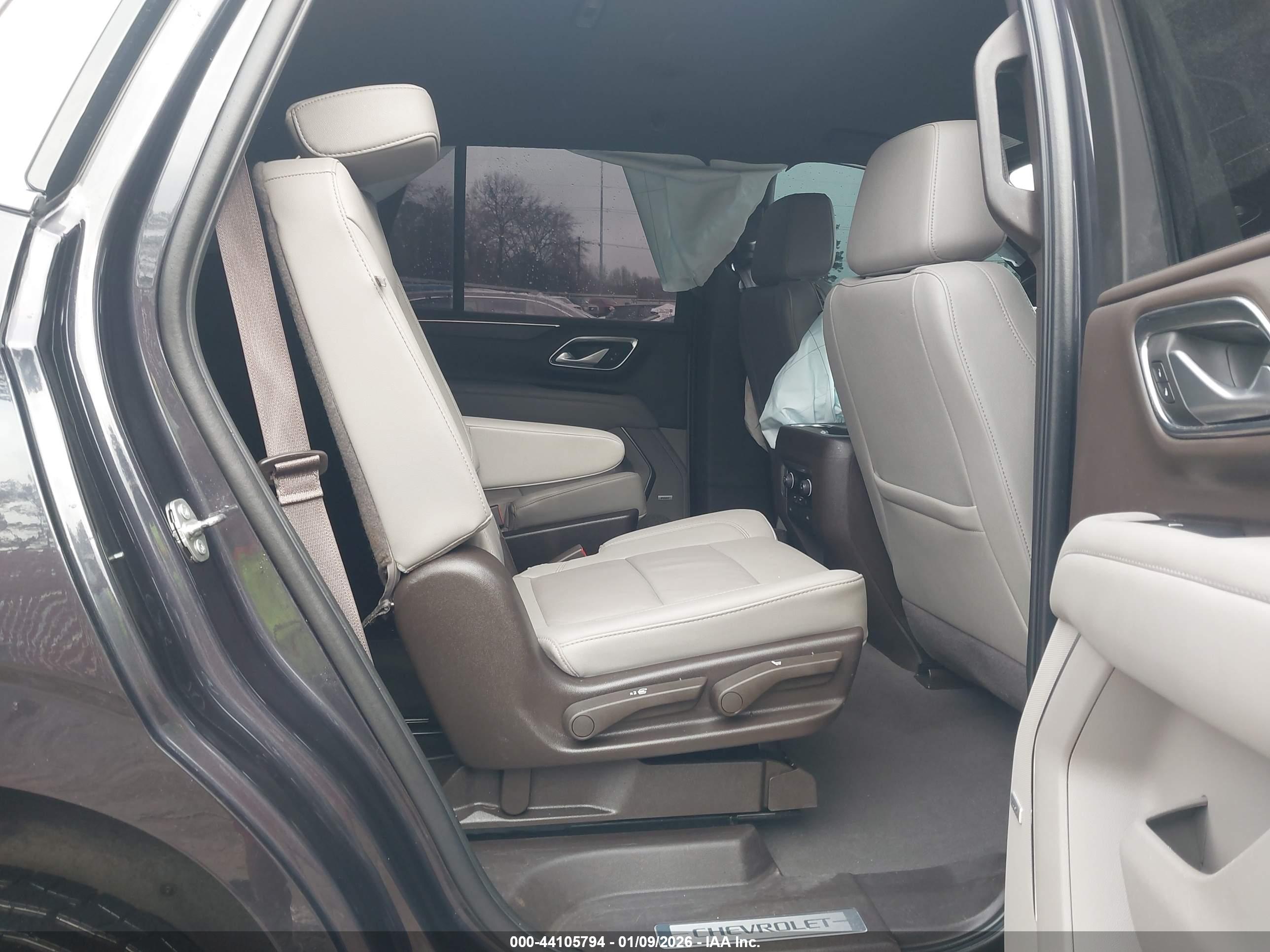 CHEVROLET TAHOE image 8