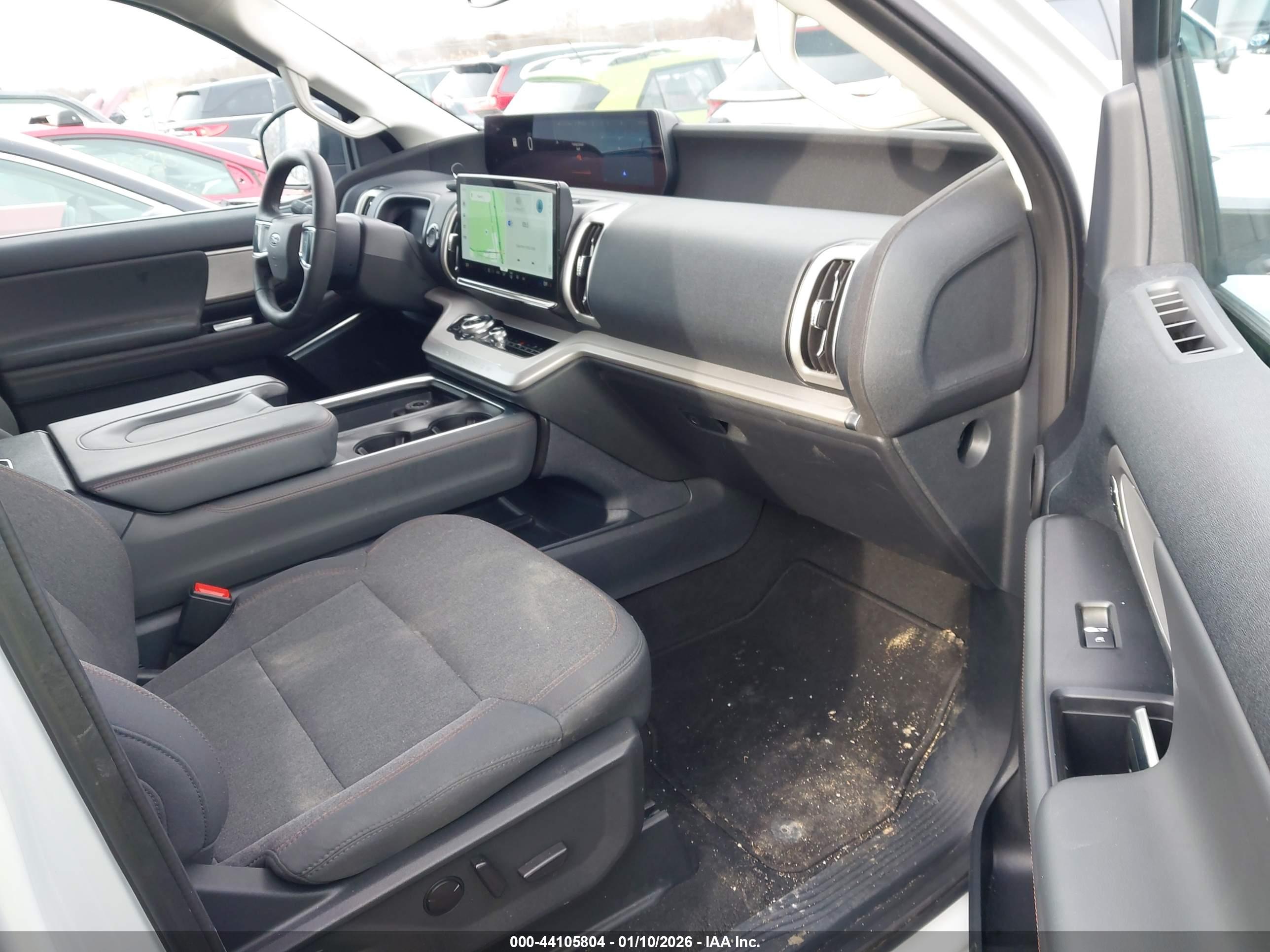 FORD EXPEDITION image 5