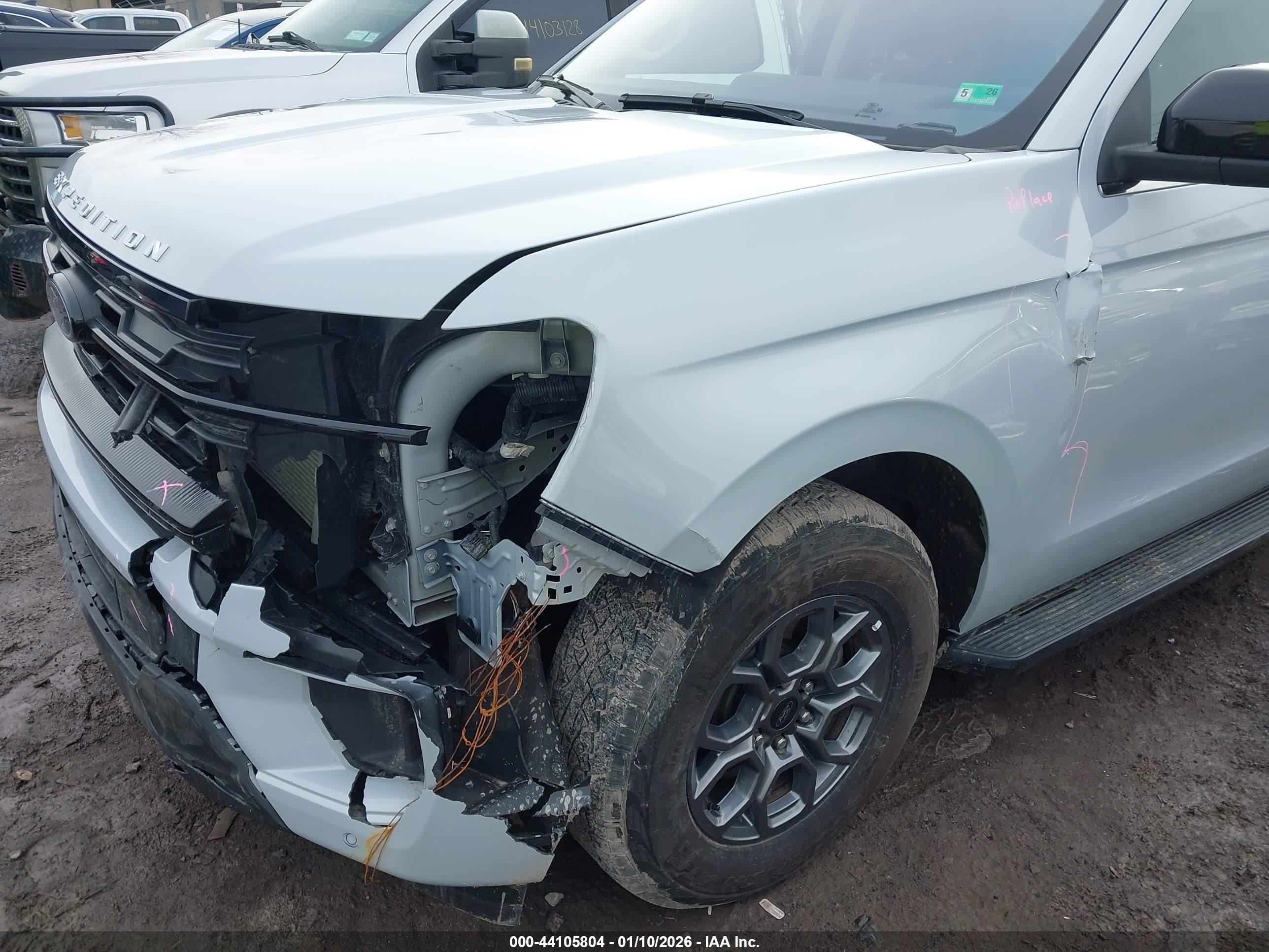 FORD EXPEDITION image 6