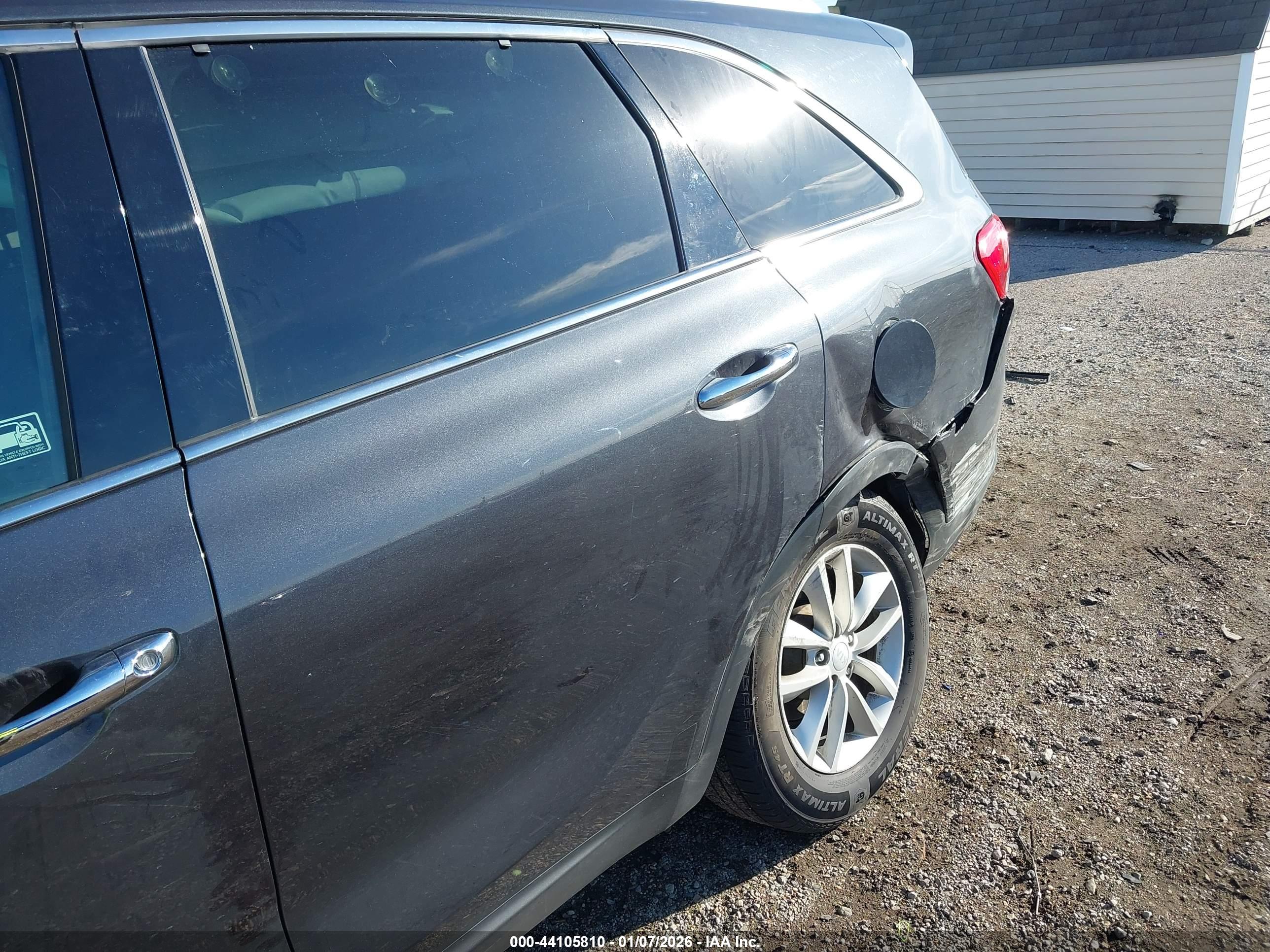KIA SORENTO image 6