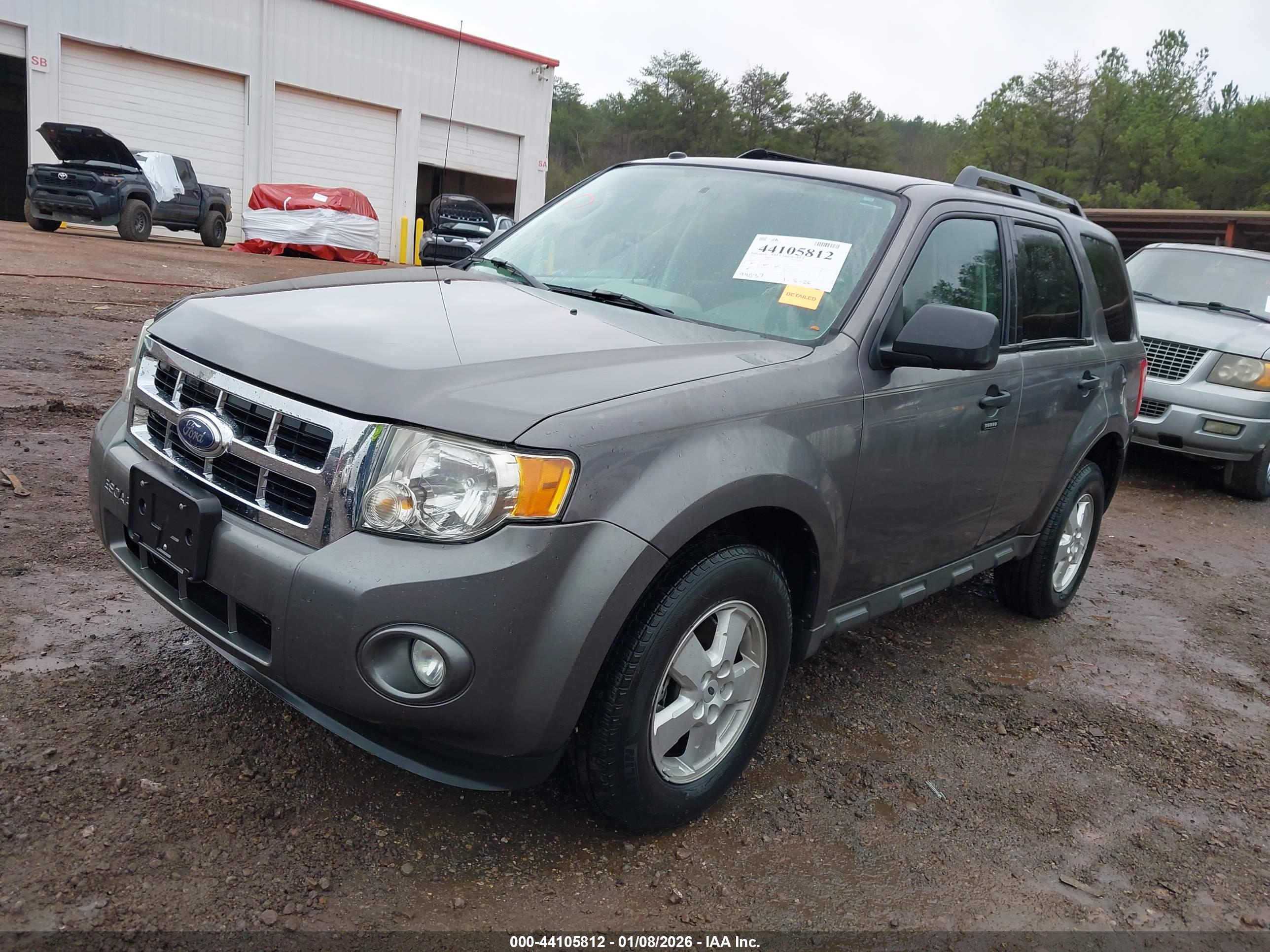FORD ESCAPE image 2