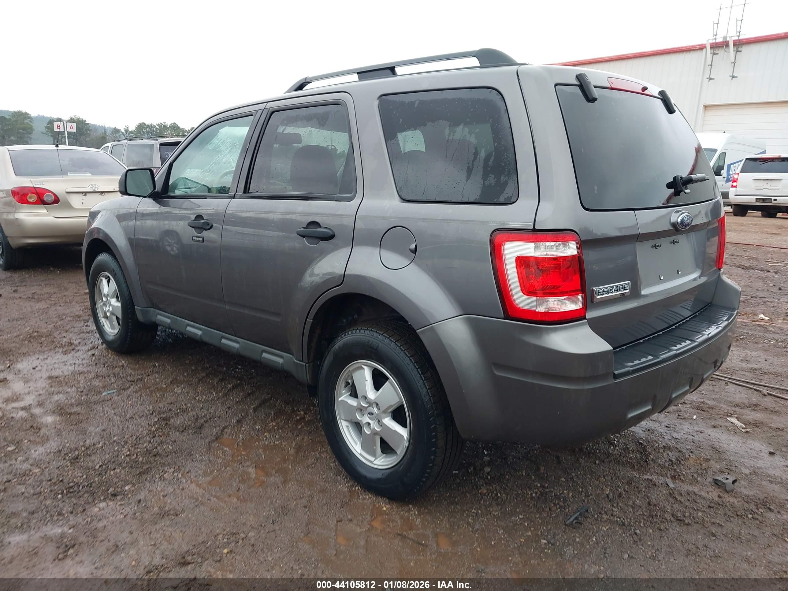 FORD ESCAPE image 3