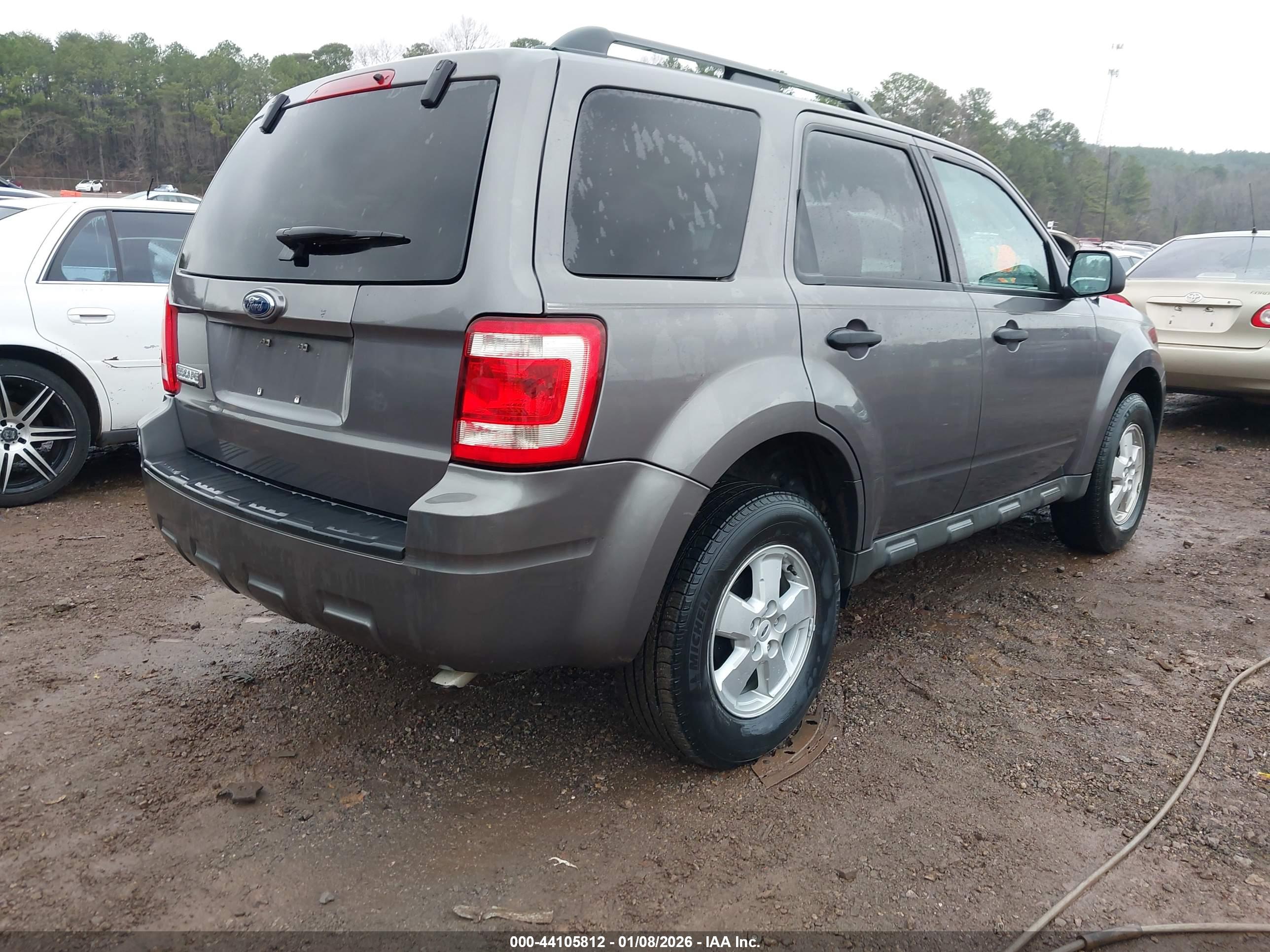 FORD ESCAPE image 4