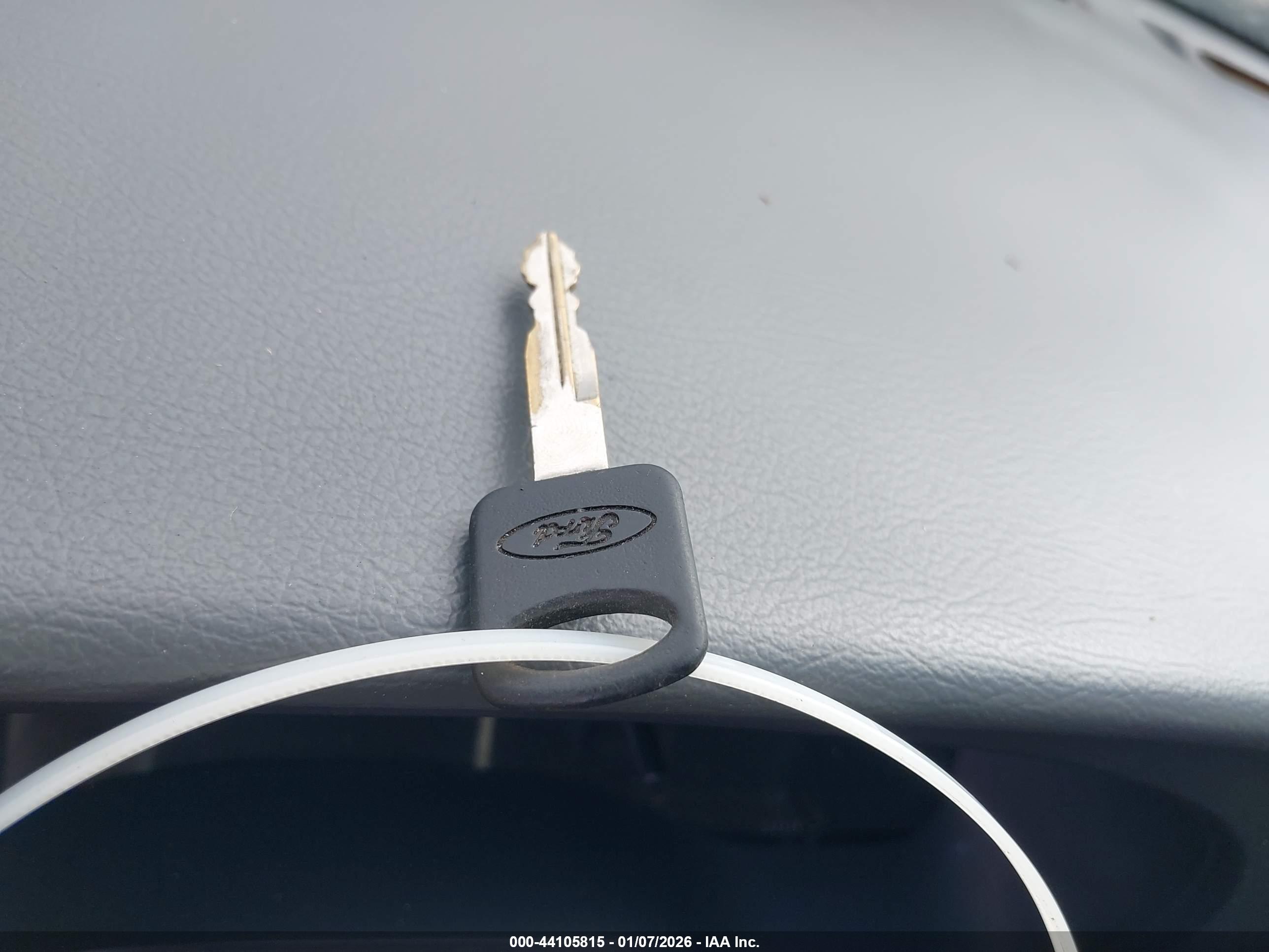 FORD E-250 image 11