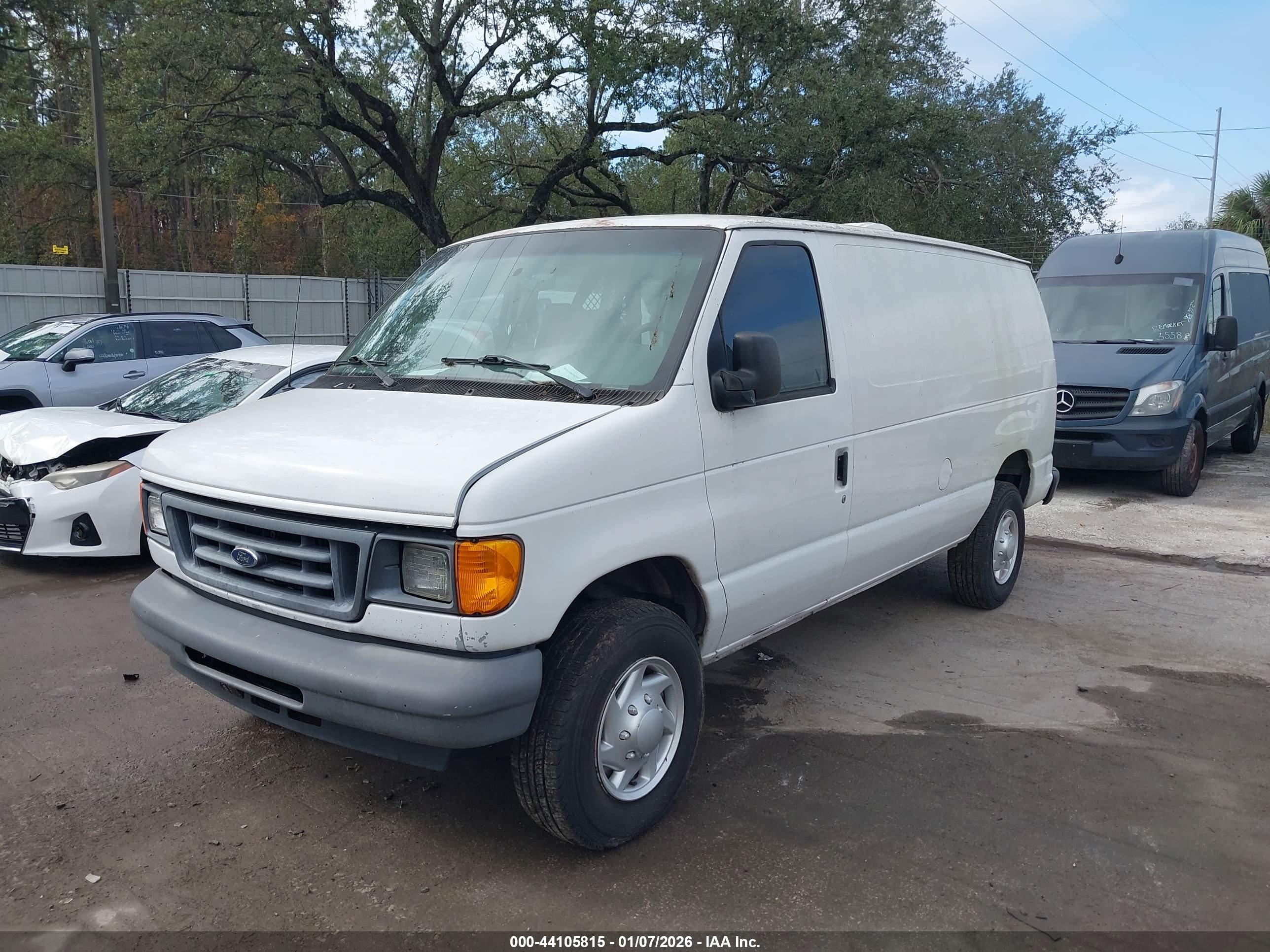 FORD E-250 image 2