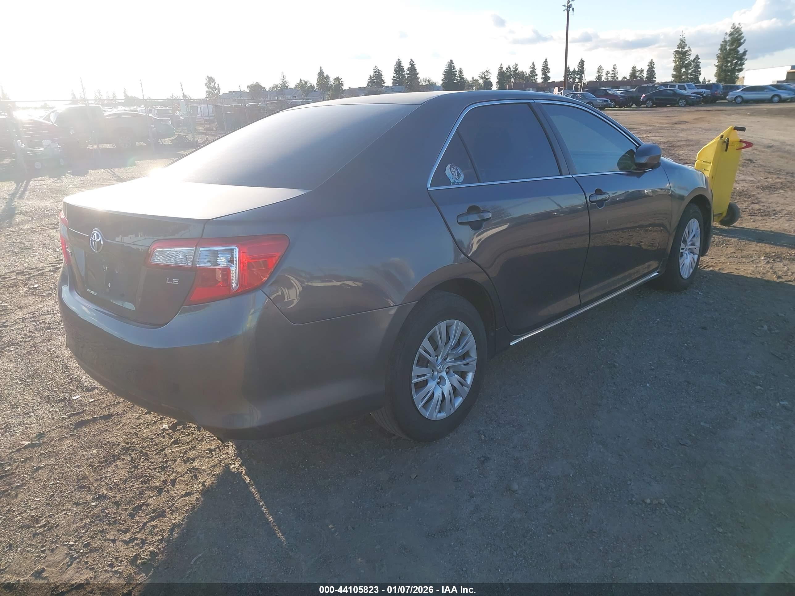 TOYOTA CAMRY image 4
