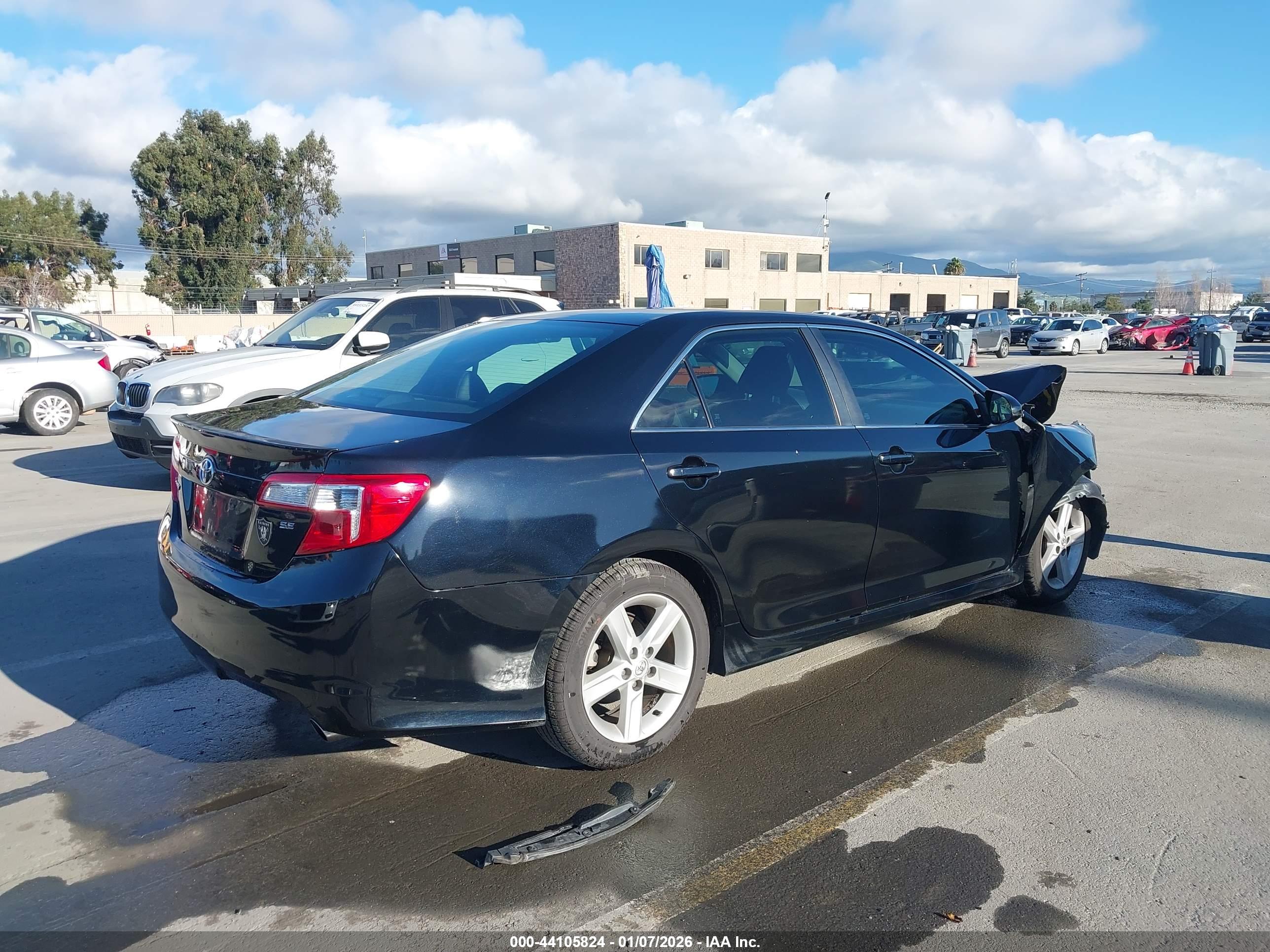 TOYOTA CAMRY image 4