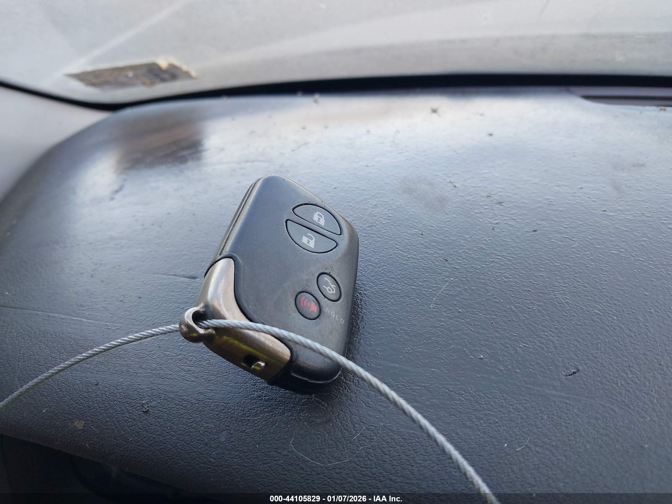 LEXUS IS image 11