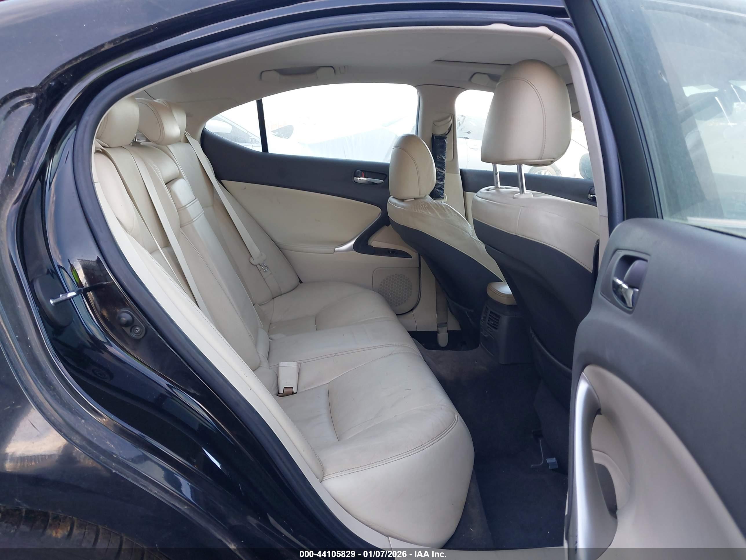 LEXUS IS image 8