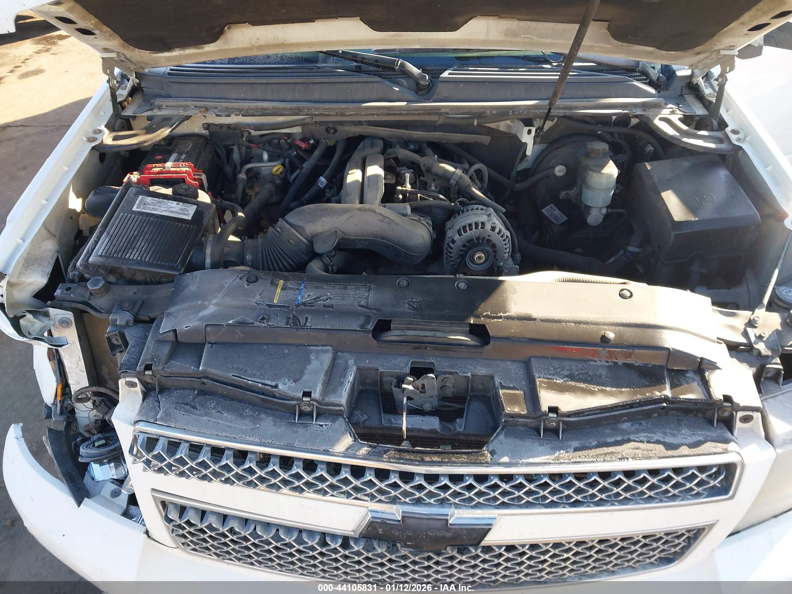 CHEVROLET SUBURBAN image 10