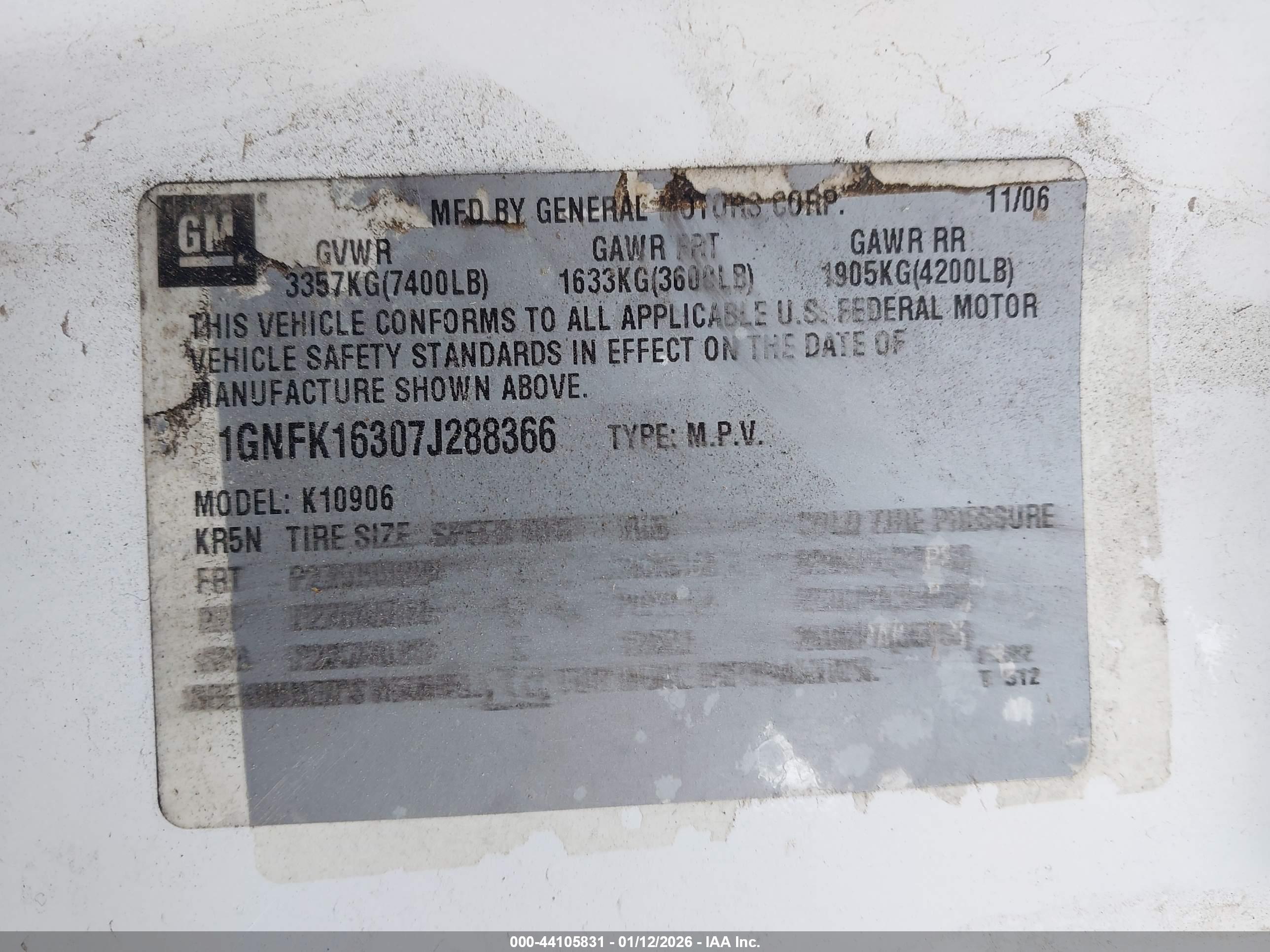 CHEVROLET SUBURBAN image 9