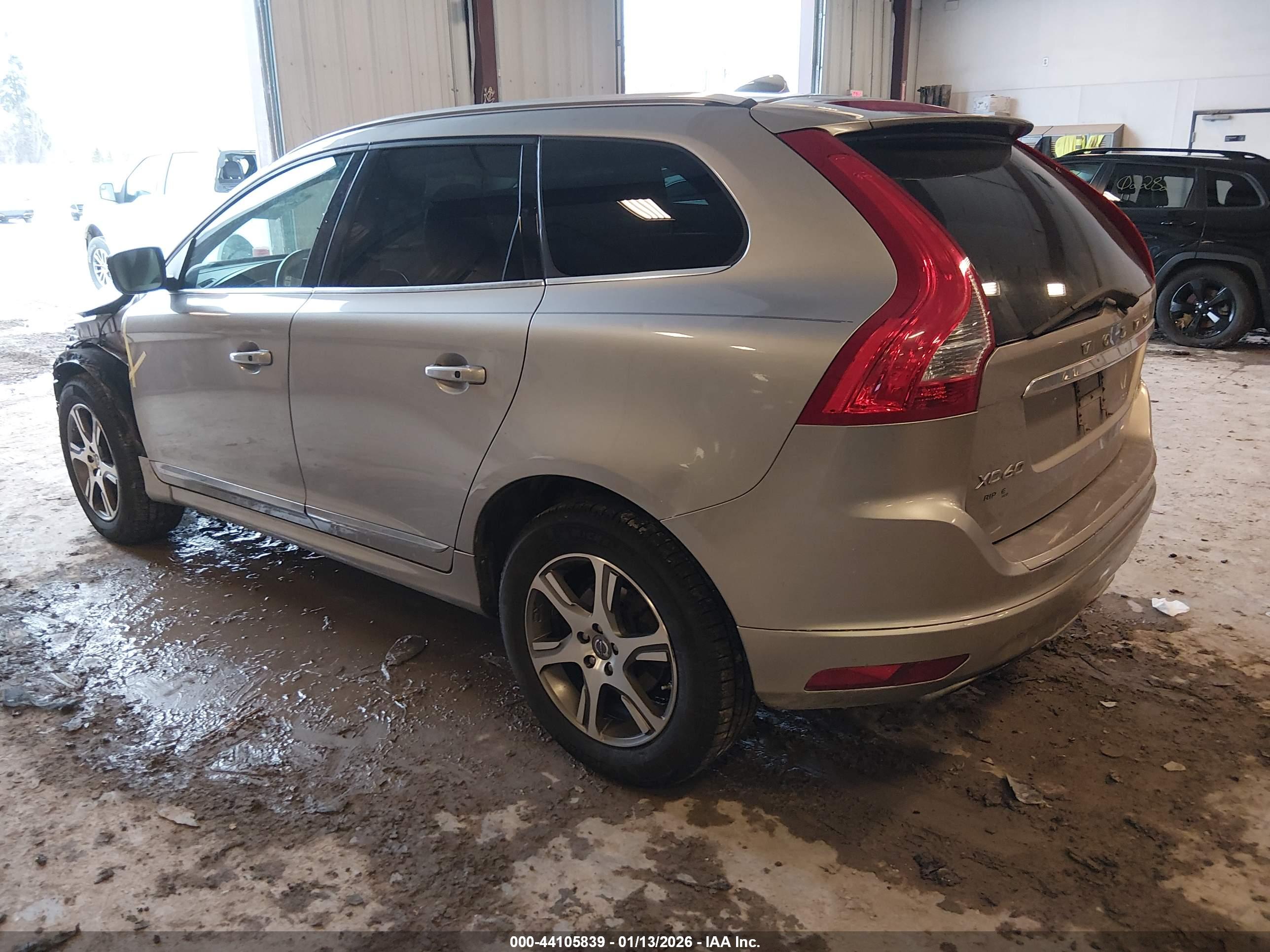 VOLVO XC60 image 3