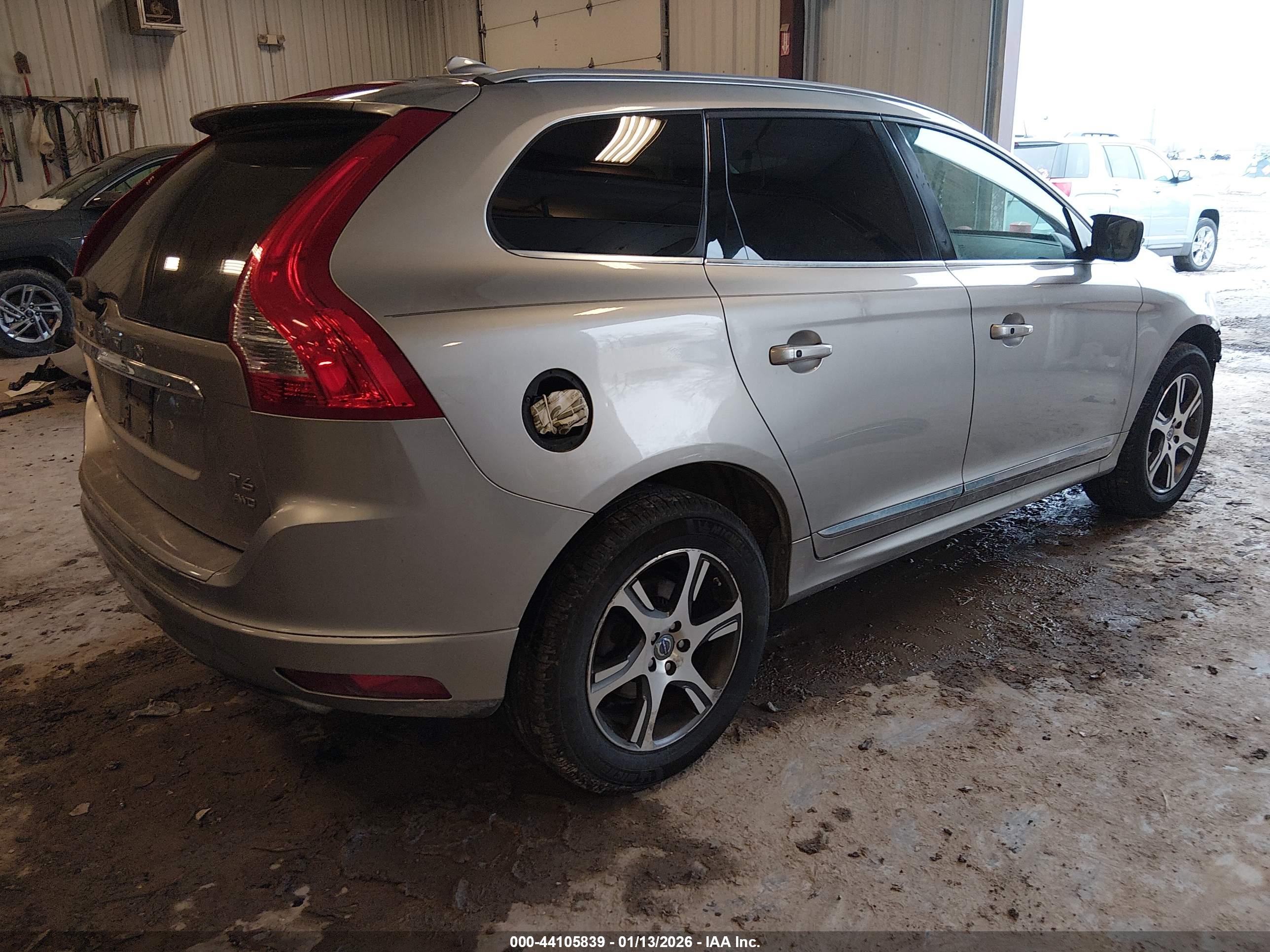 VOLVO XC60 image 4