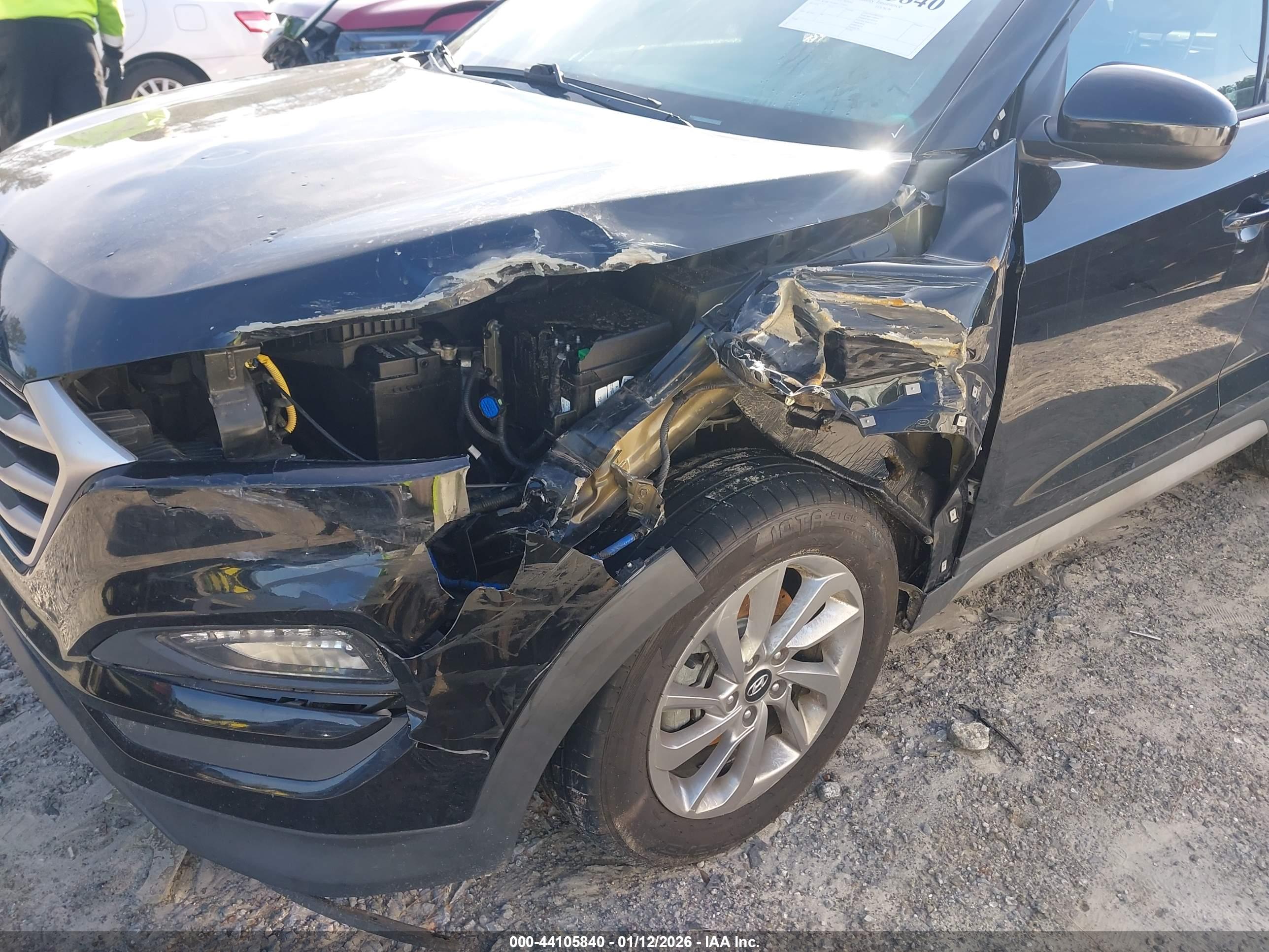 HYUNDAI TUCSON image 6