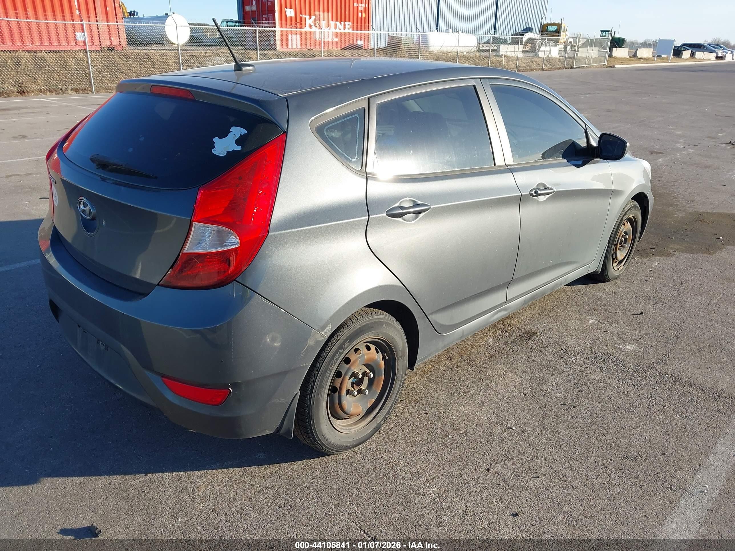 HYUNDAI ACCENT image 4