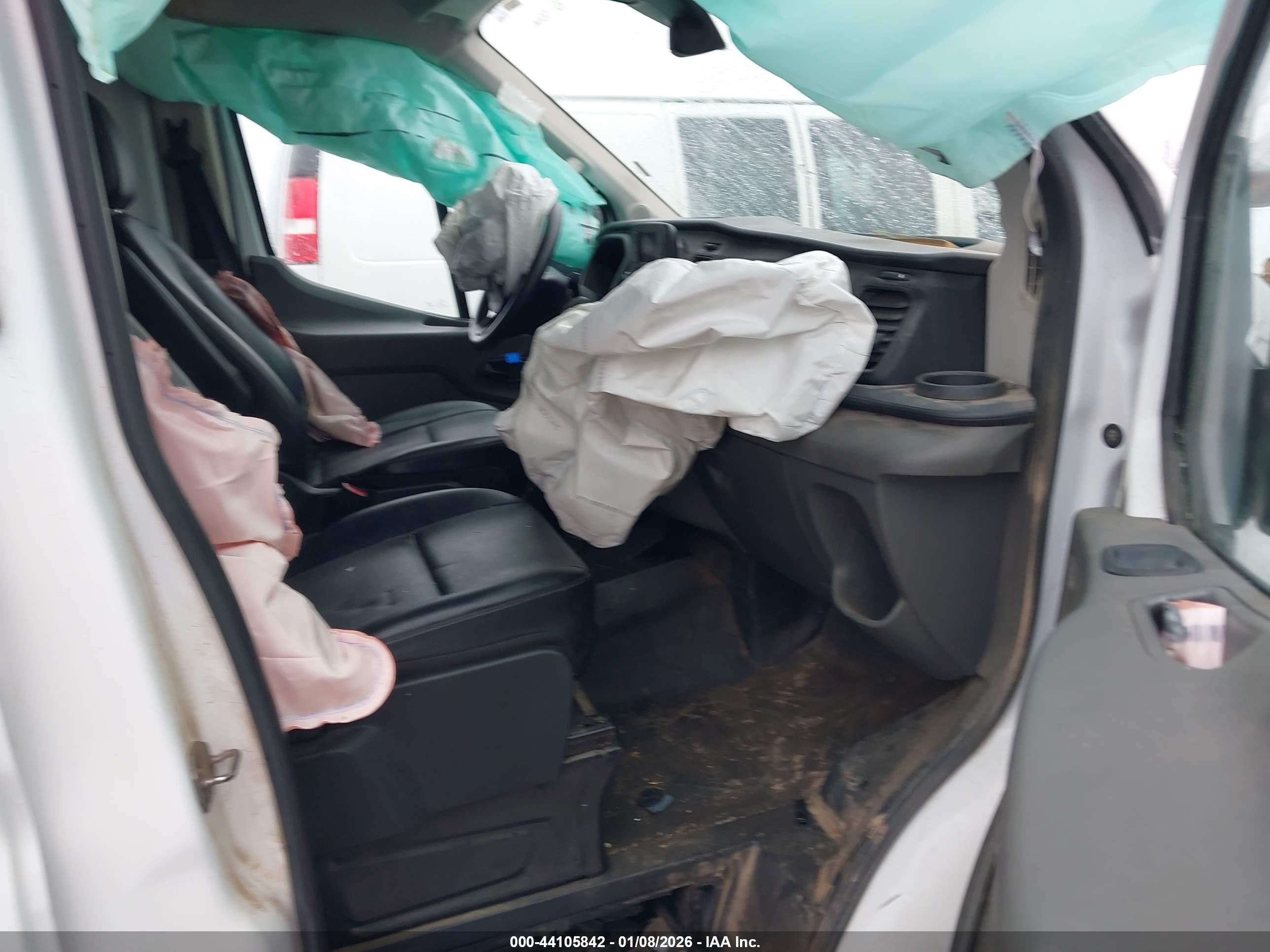 FORD TRANSIT image 5