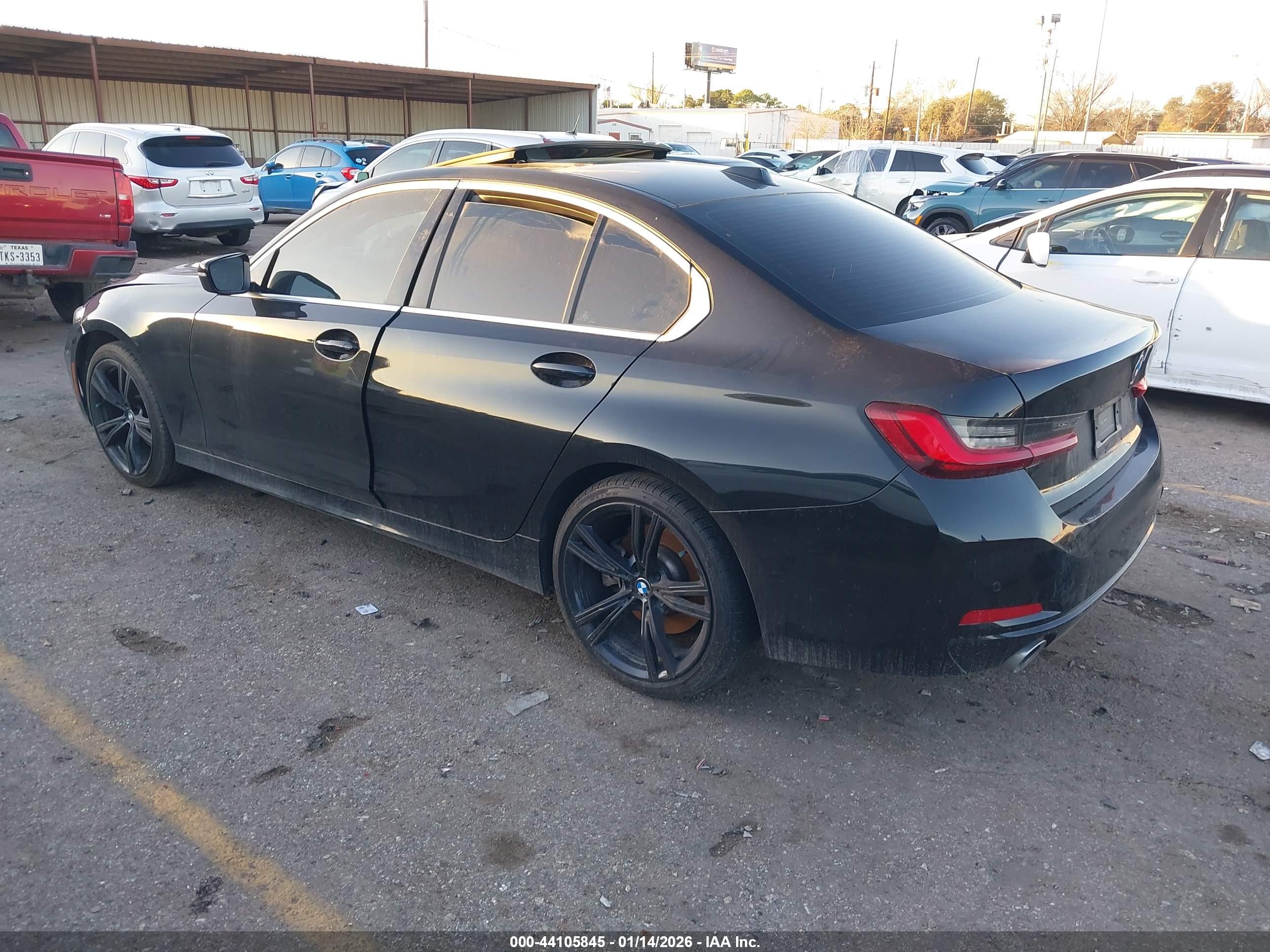 BMW 330I image 3