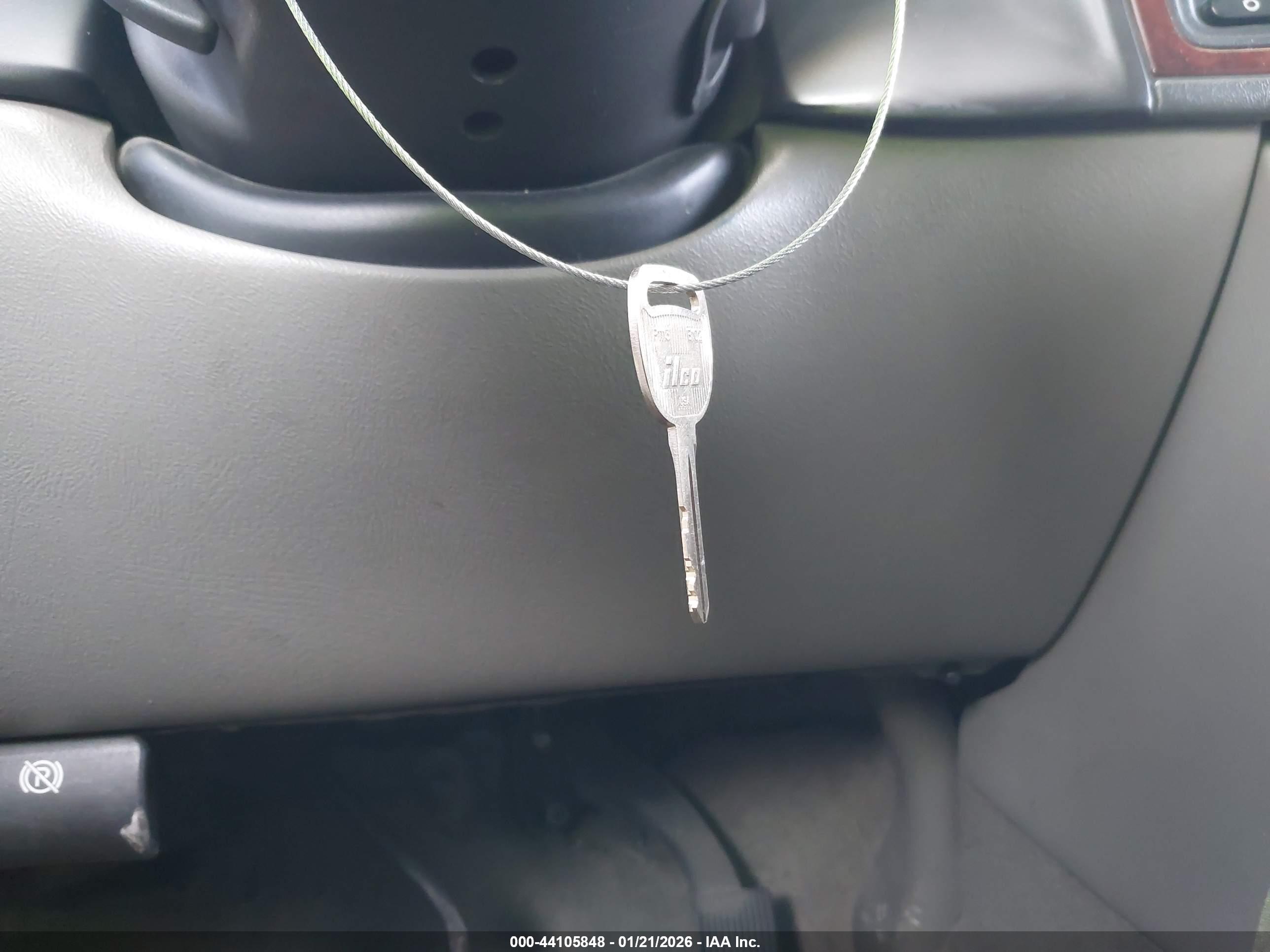 CADILLAC ESCALADE image 11