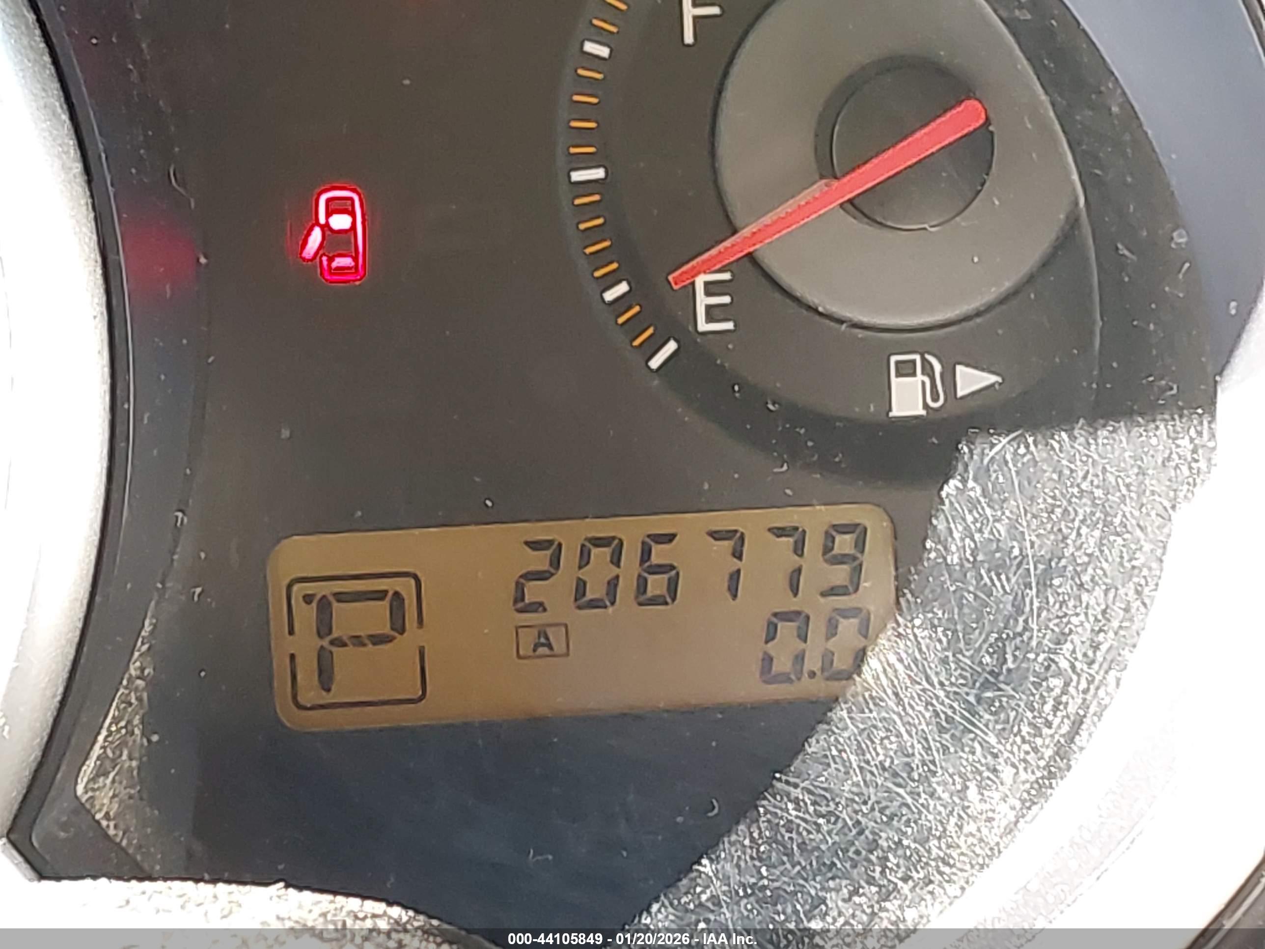 NISSAN VERSA image 7