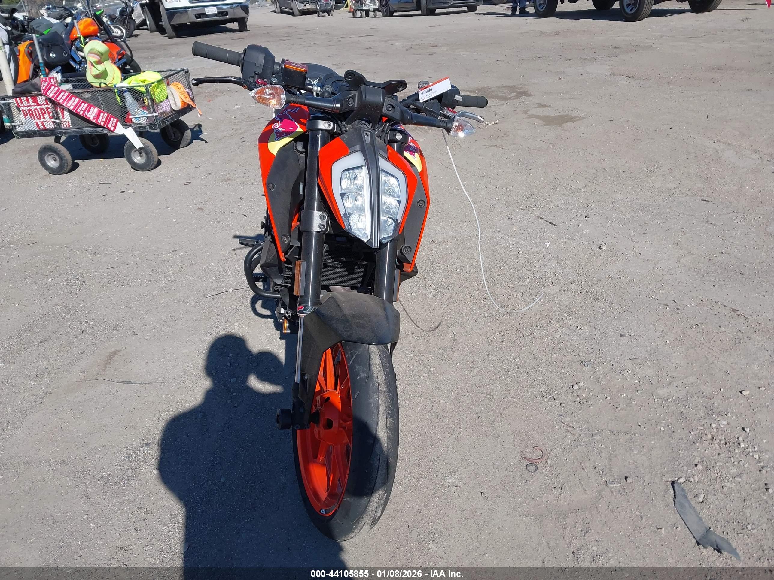 KTM 390 image 5