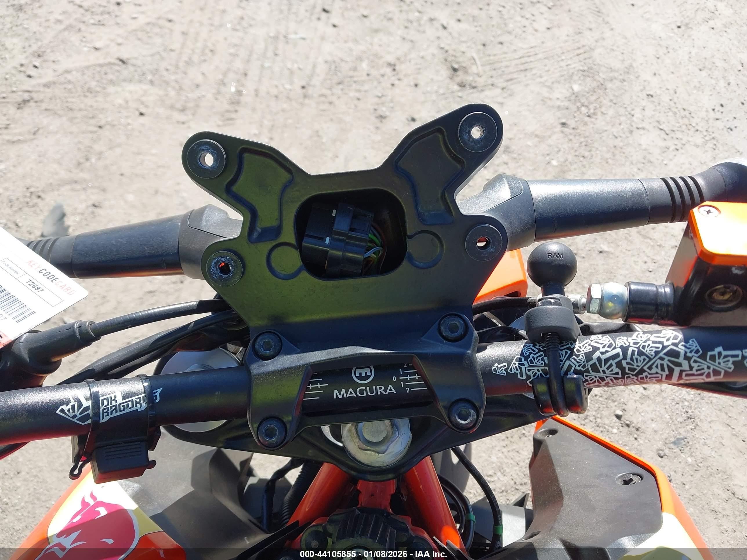KTM 390 image 7
