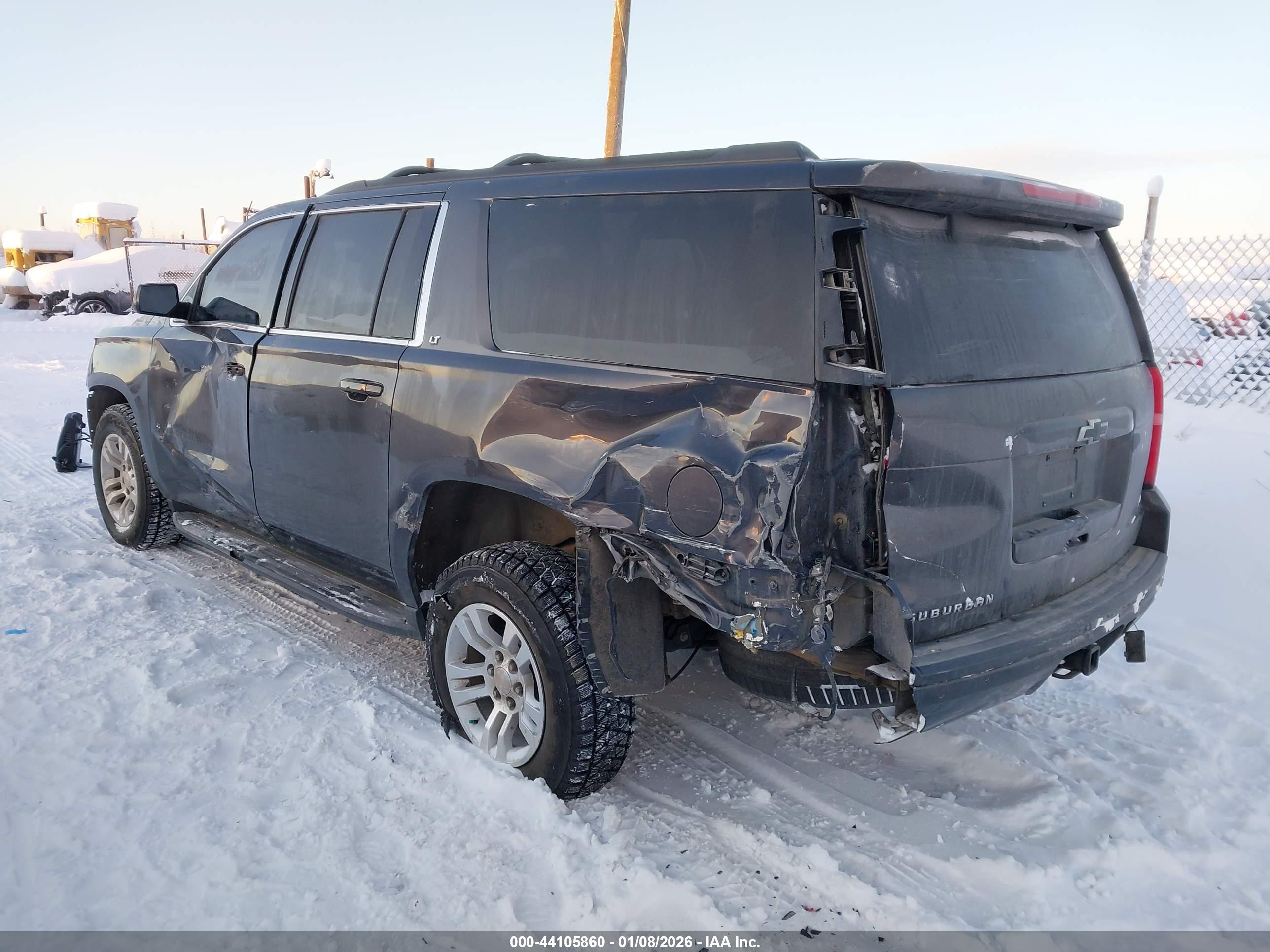 CHEVROLET SUBURBAN image 3