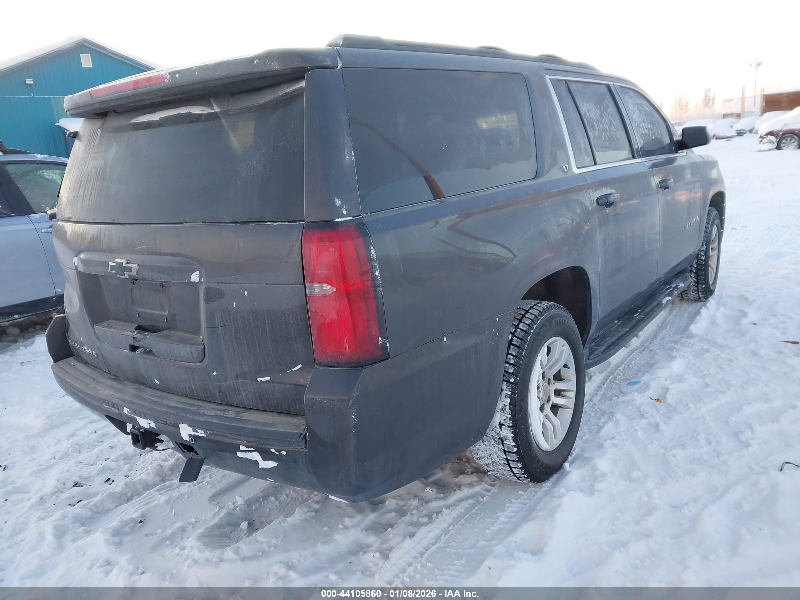CHEVROLET SUBURBAN image 4