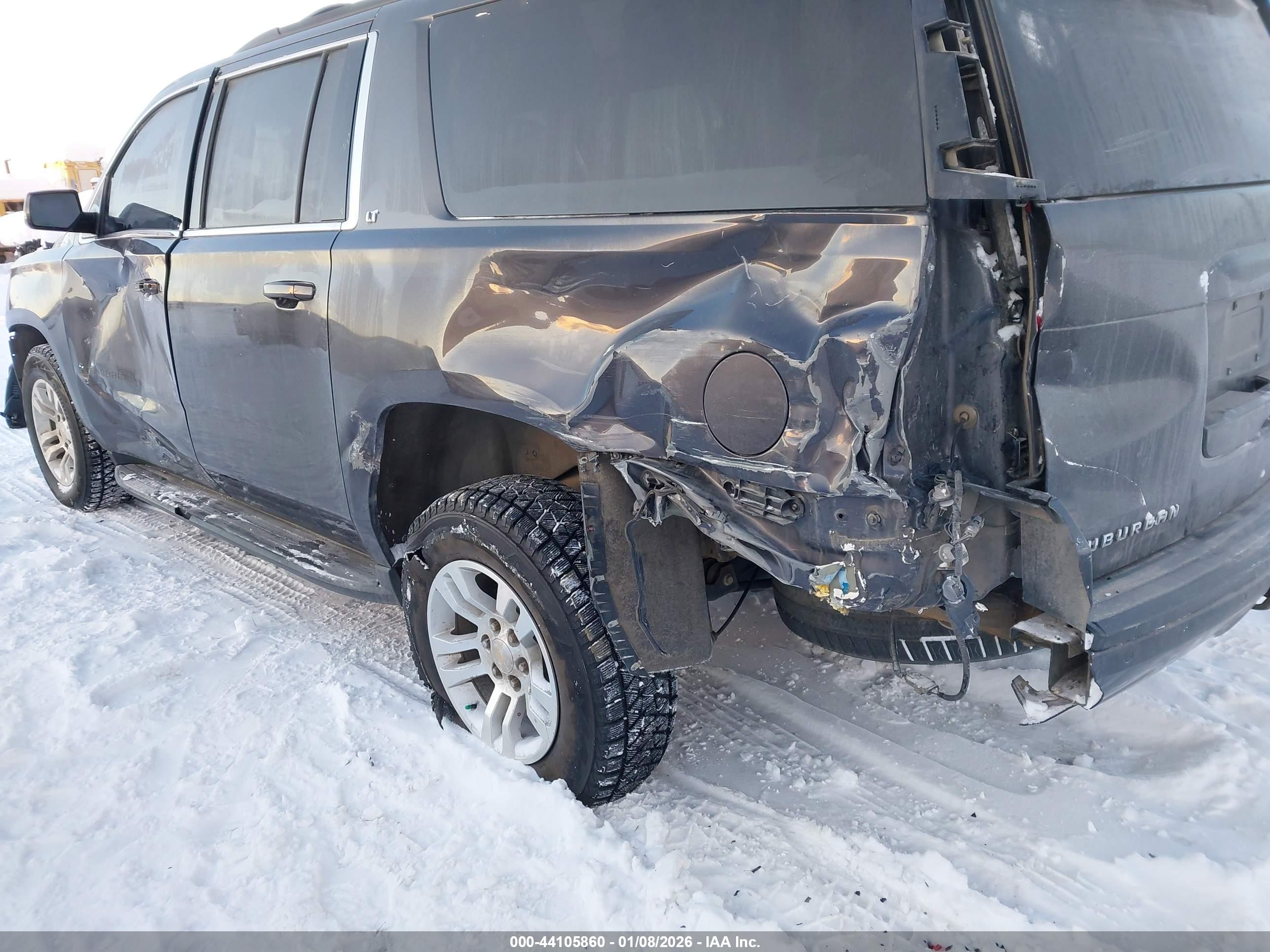 CHEVROLET SUBURBAN image 6