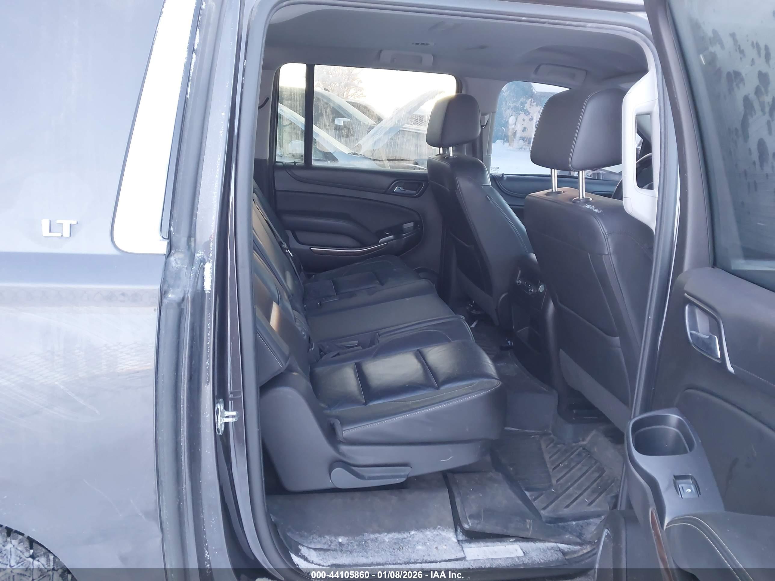CHEVROLET SUBURBAN image 8