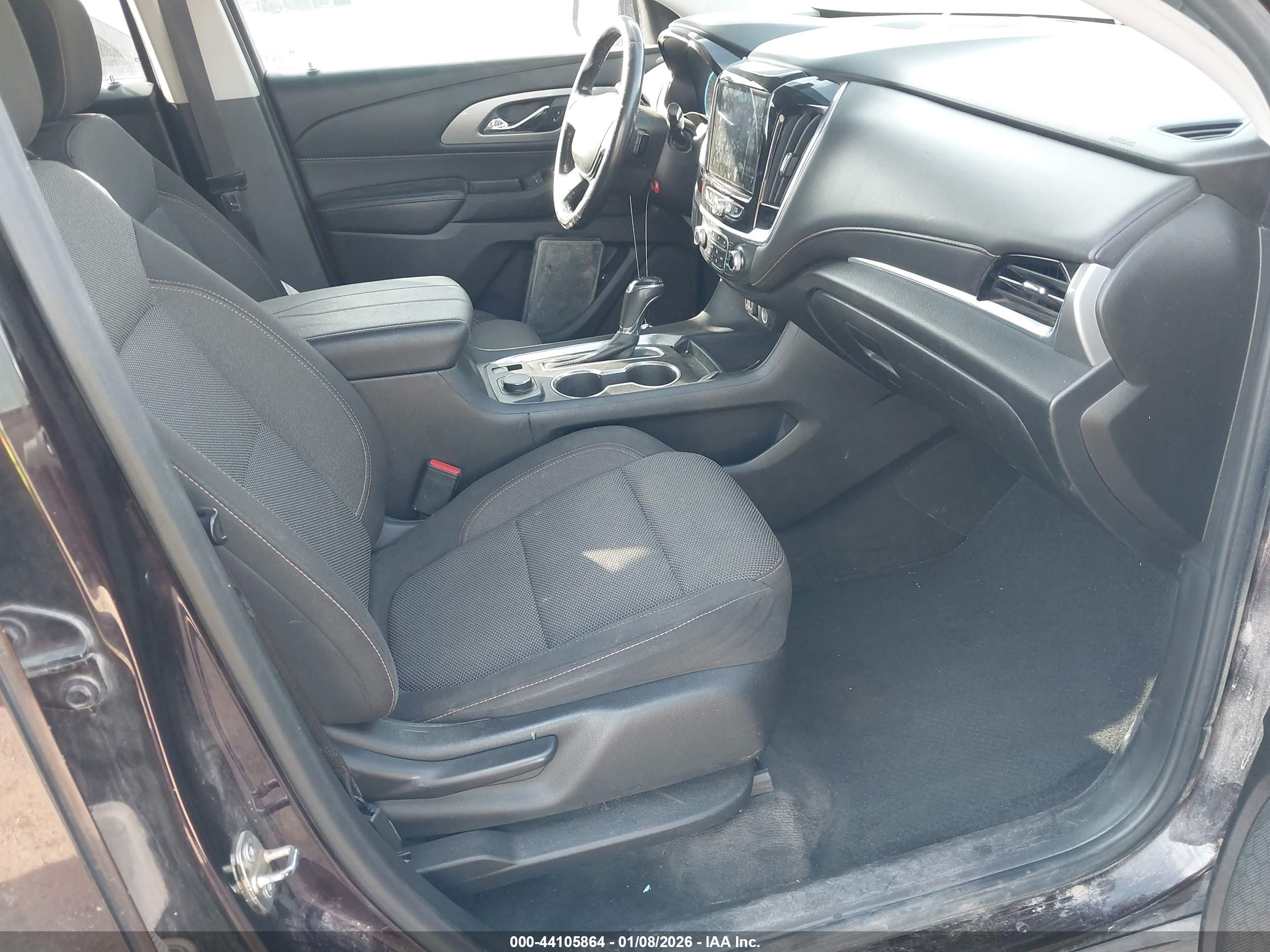 CHEVROLET TRAVERSE image 5