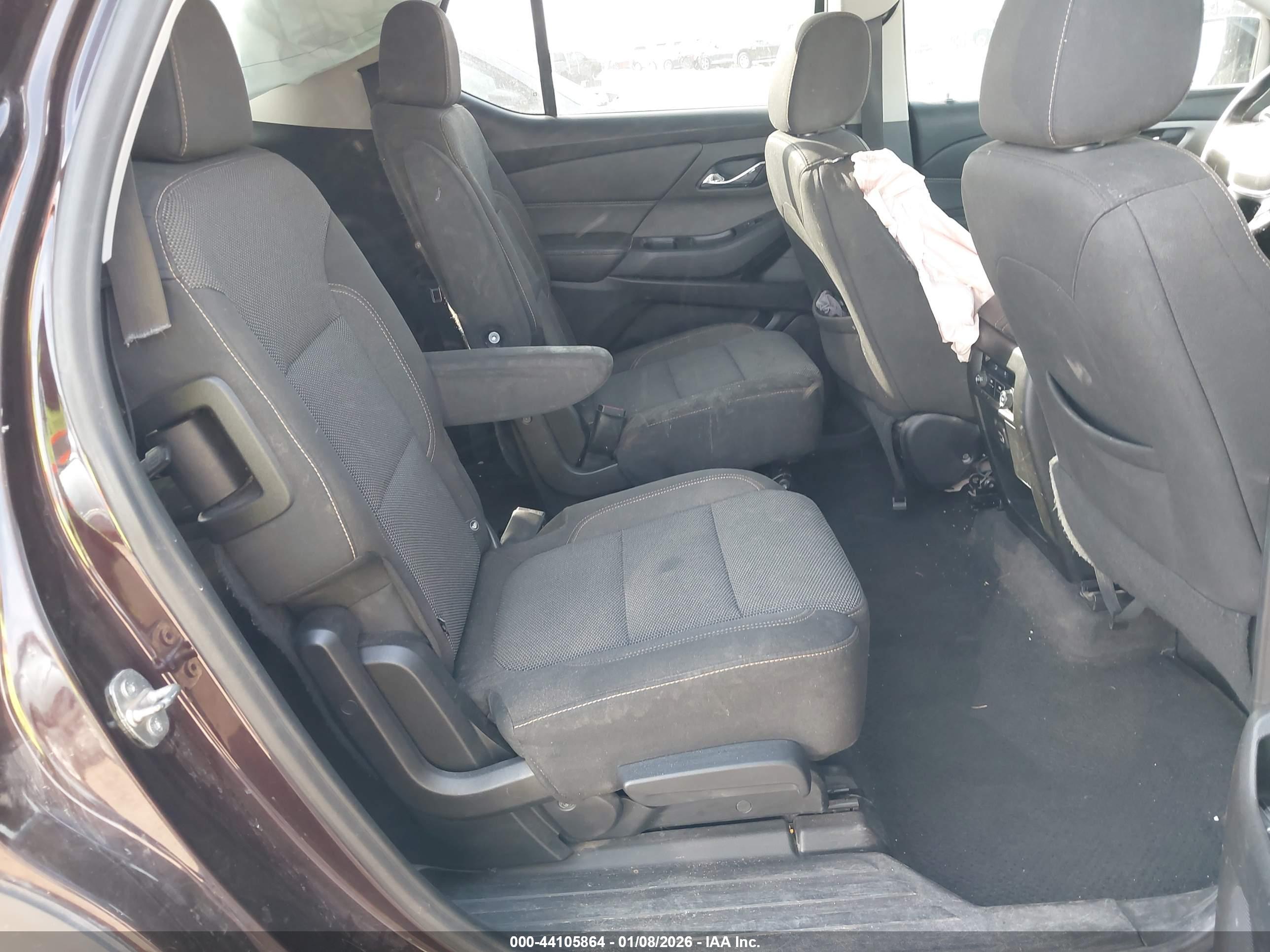 CHEVROLET TRAVERSE image 8
