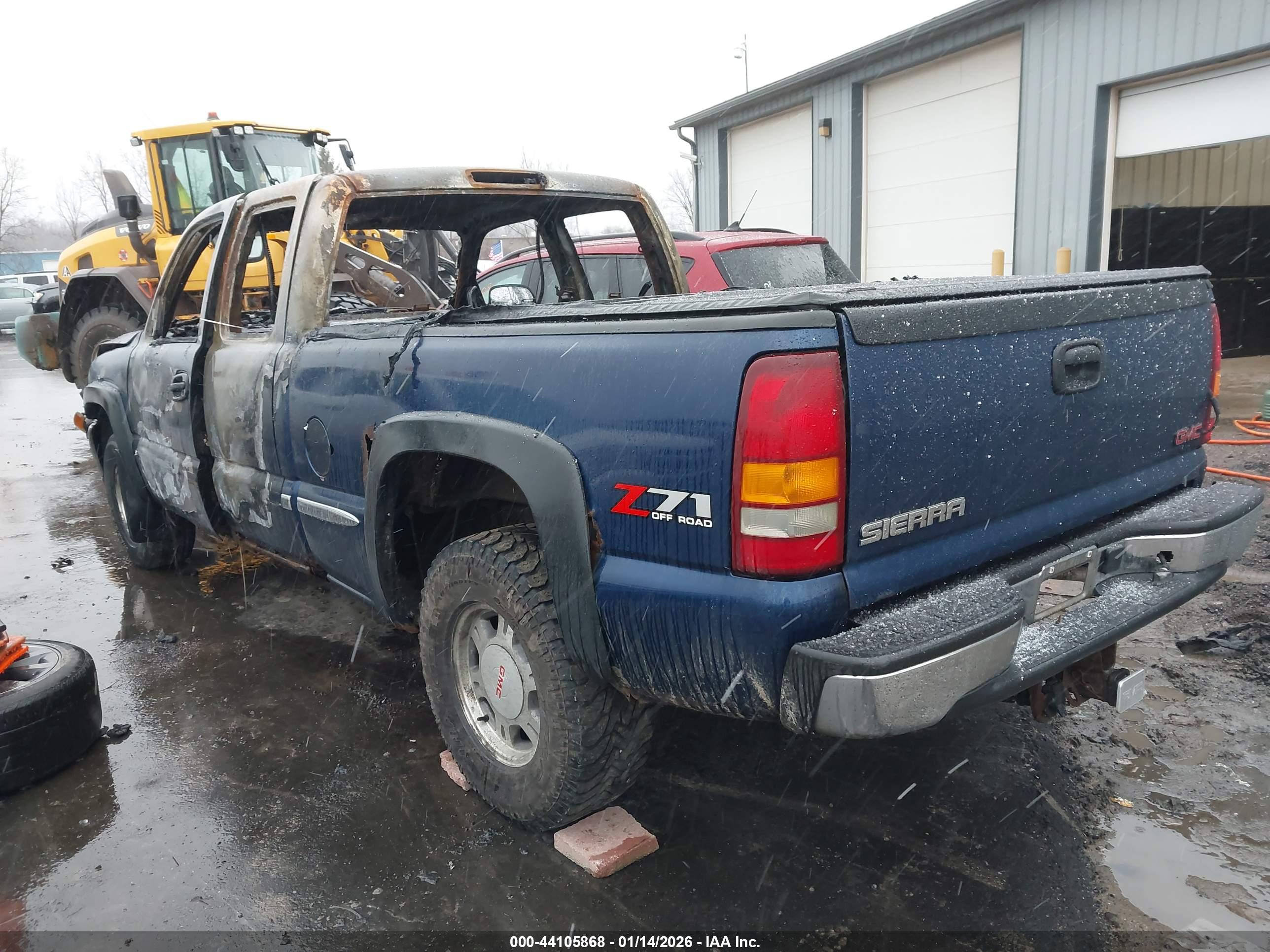 GMC SIERRA image 3