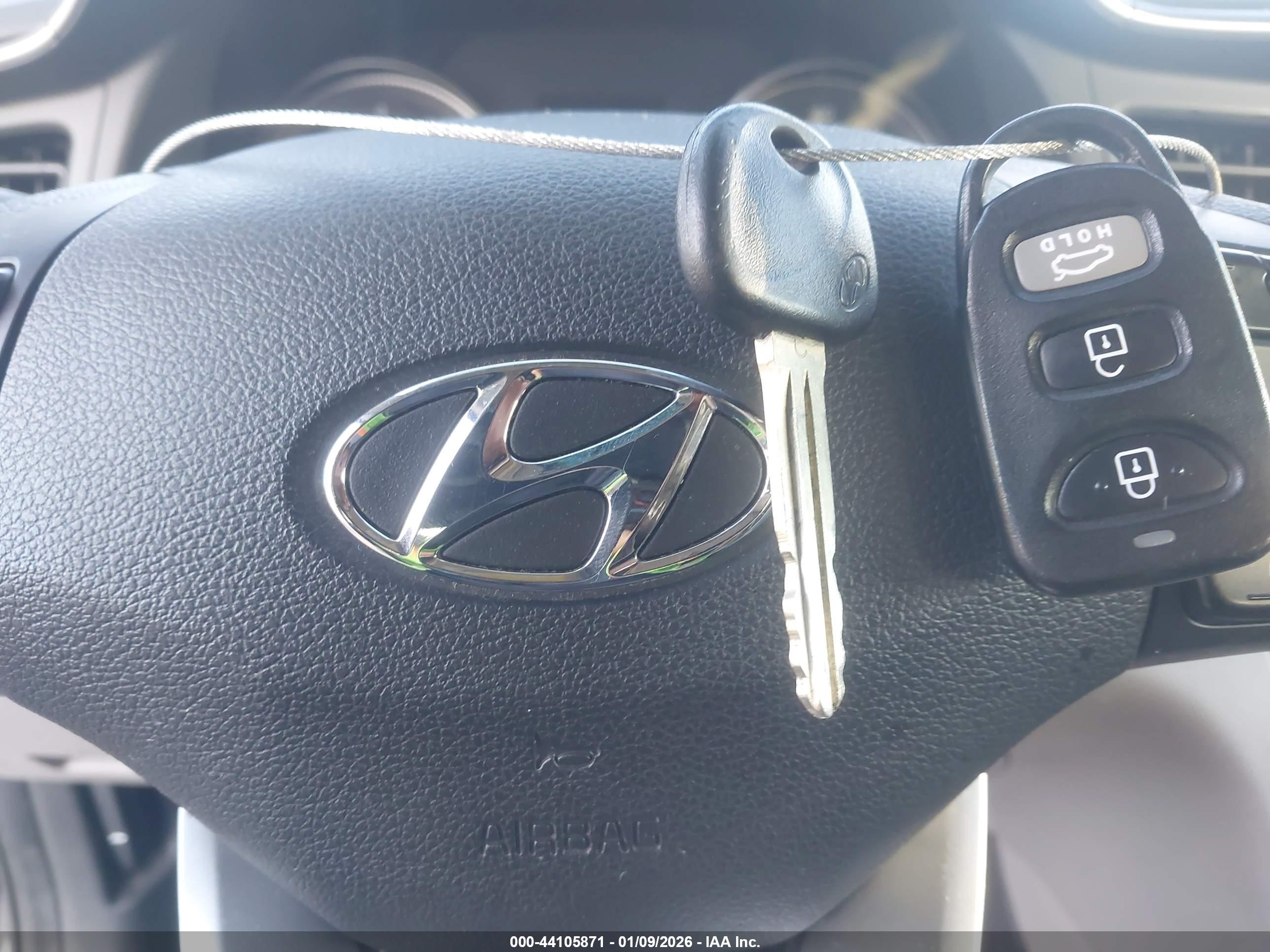 HYUNDAI ELANTRA image 11