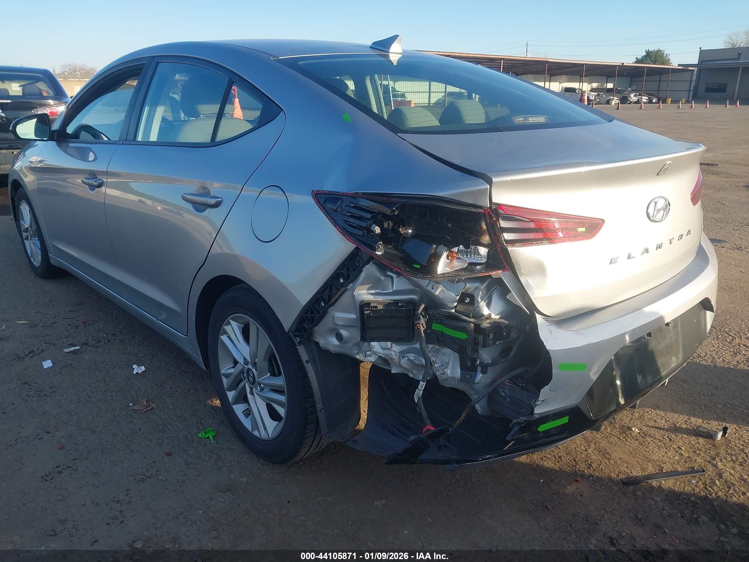 HYUNDAI ELANTRA image 6
