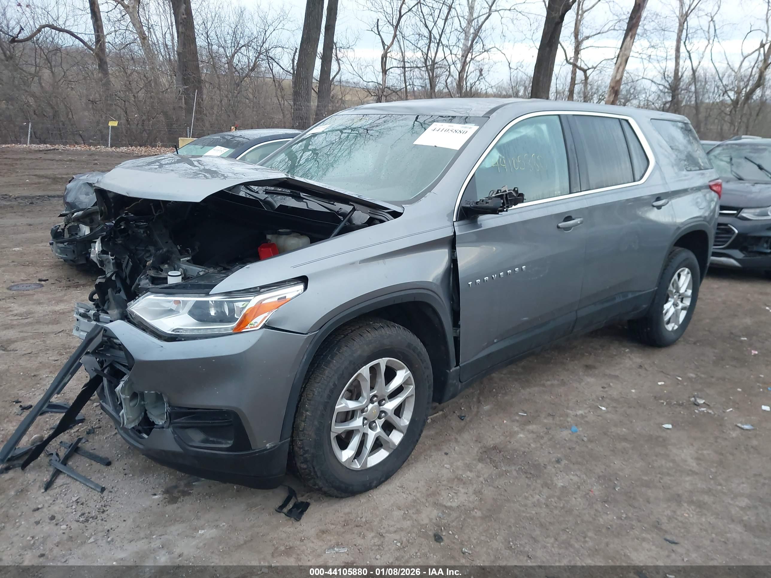 CHEVROLET TRAVERSE image 2