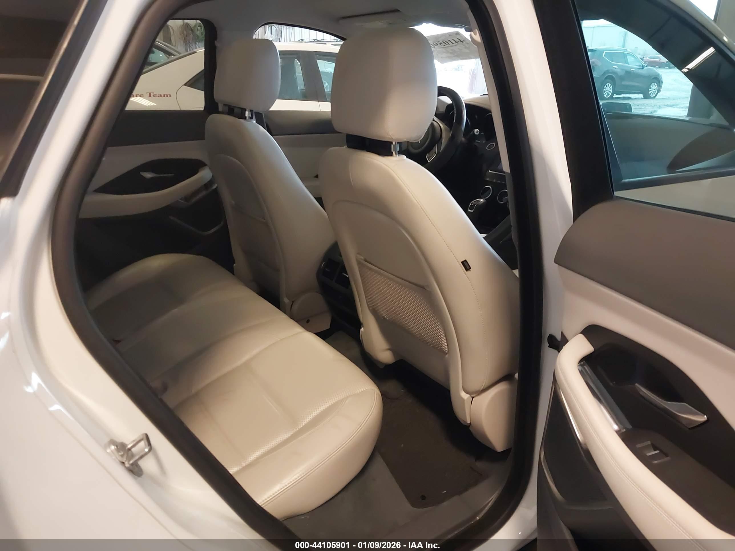 JAGUAR E-PACE image 8