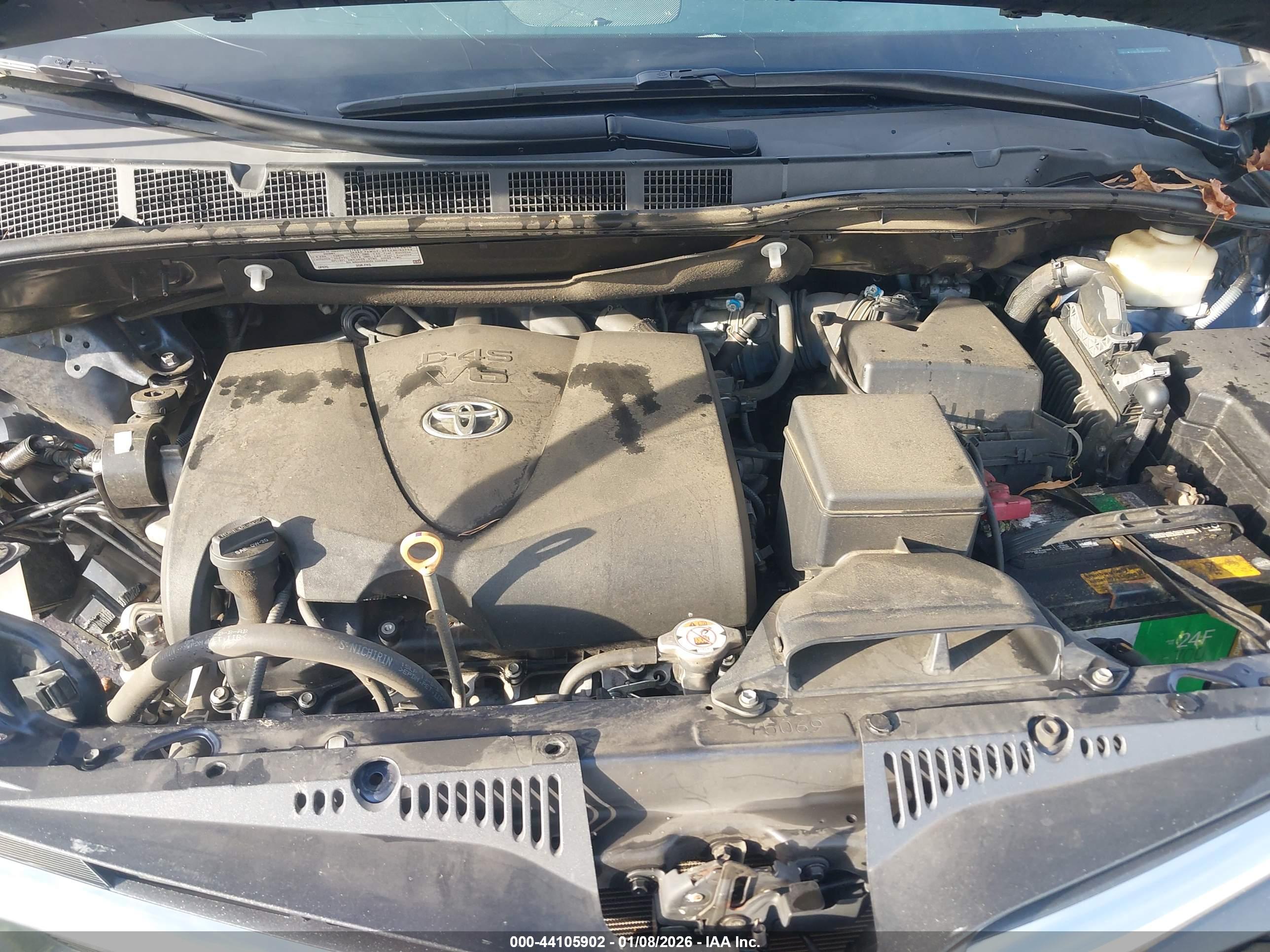 TOYOTA SIENNA image 10