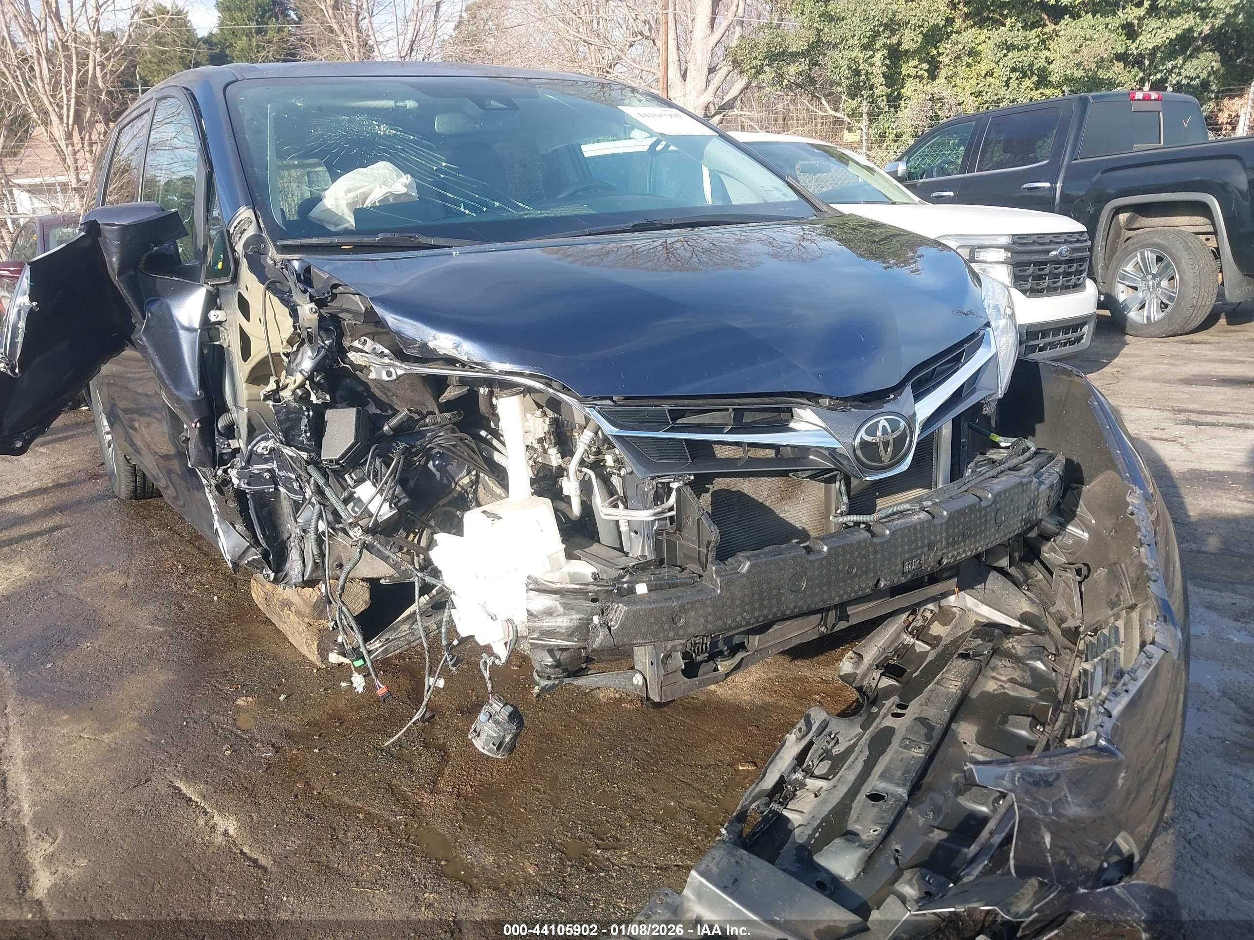 TOYOTA SIENNA image 6
