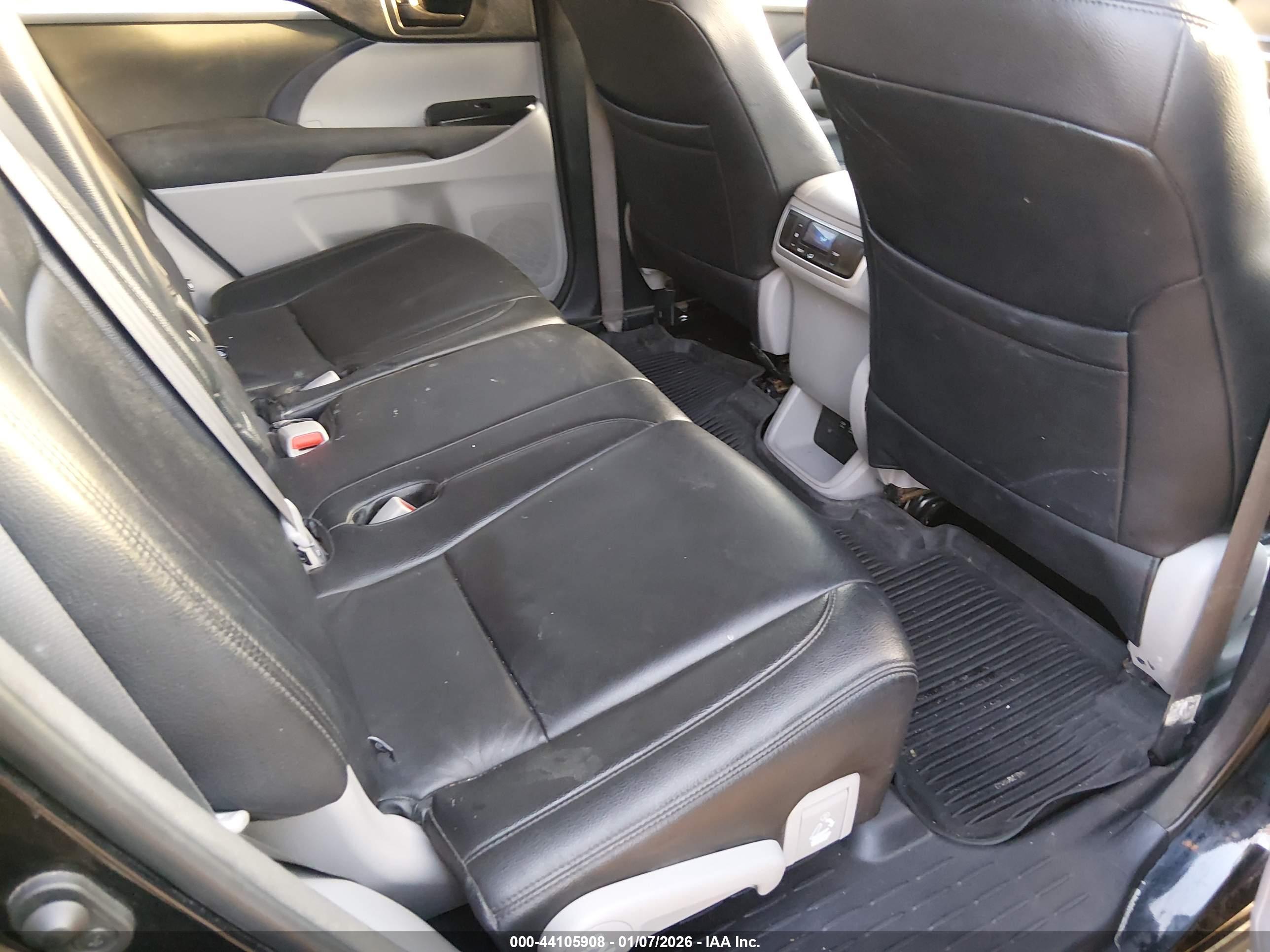 TOYOTA HIGHLANDER image 8