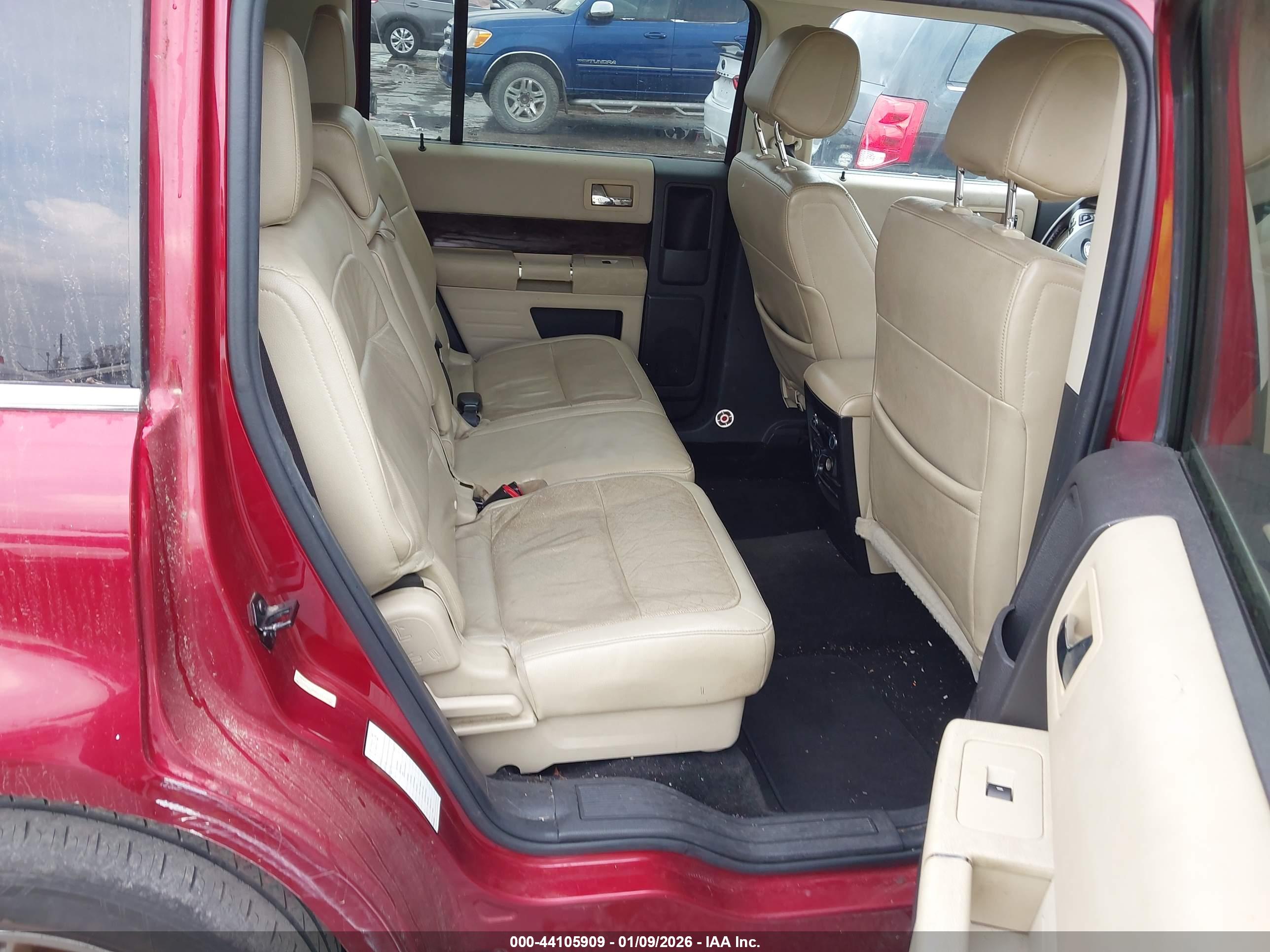 FORD FLEX image 8